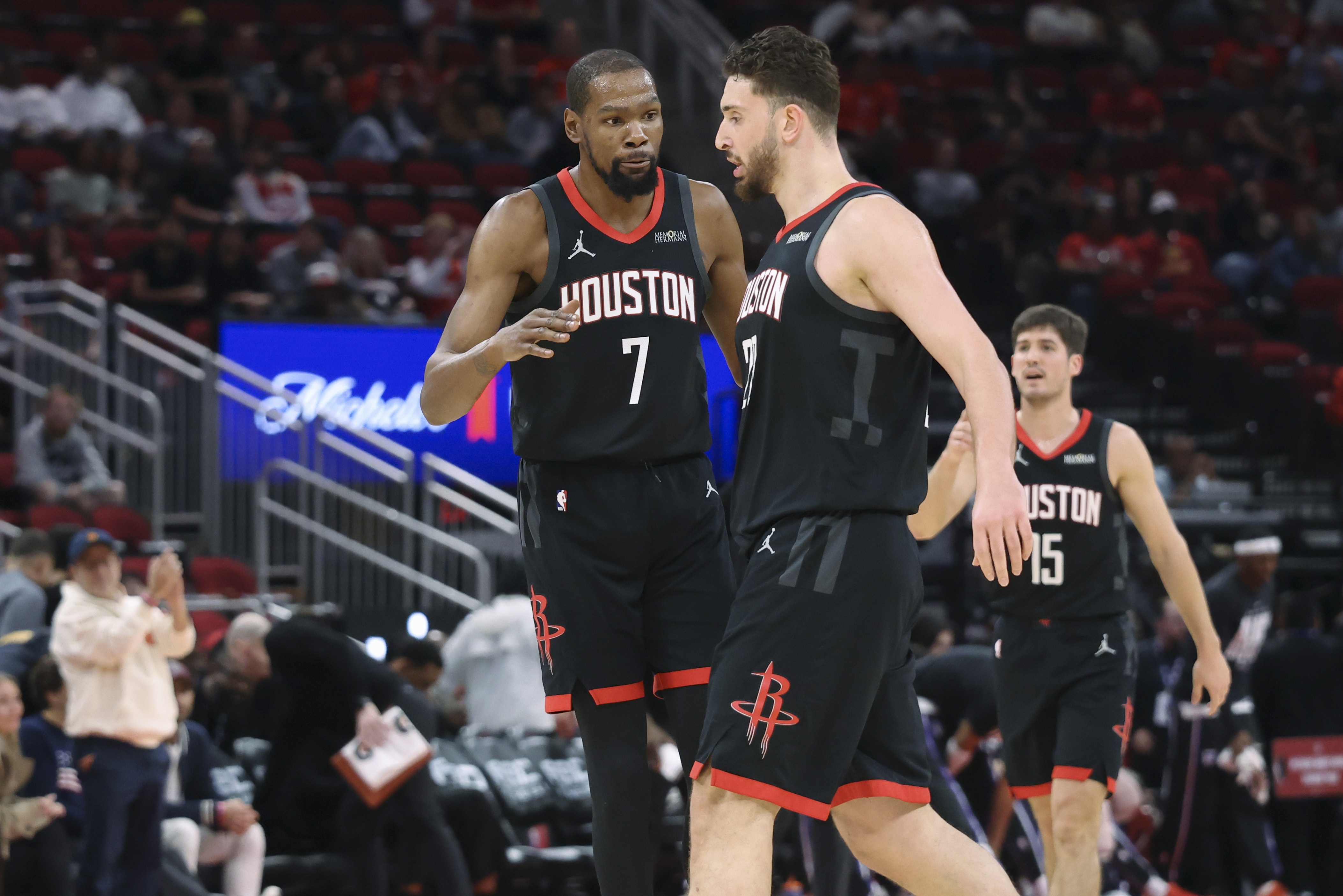 乌度卡怒斥火箭首节崩盘不尊重比赛 暗讽判罚尺度绵软