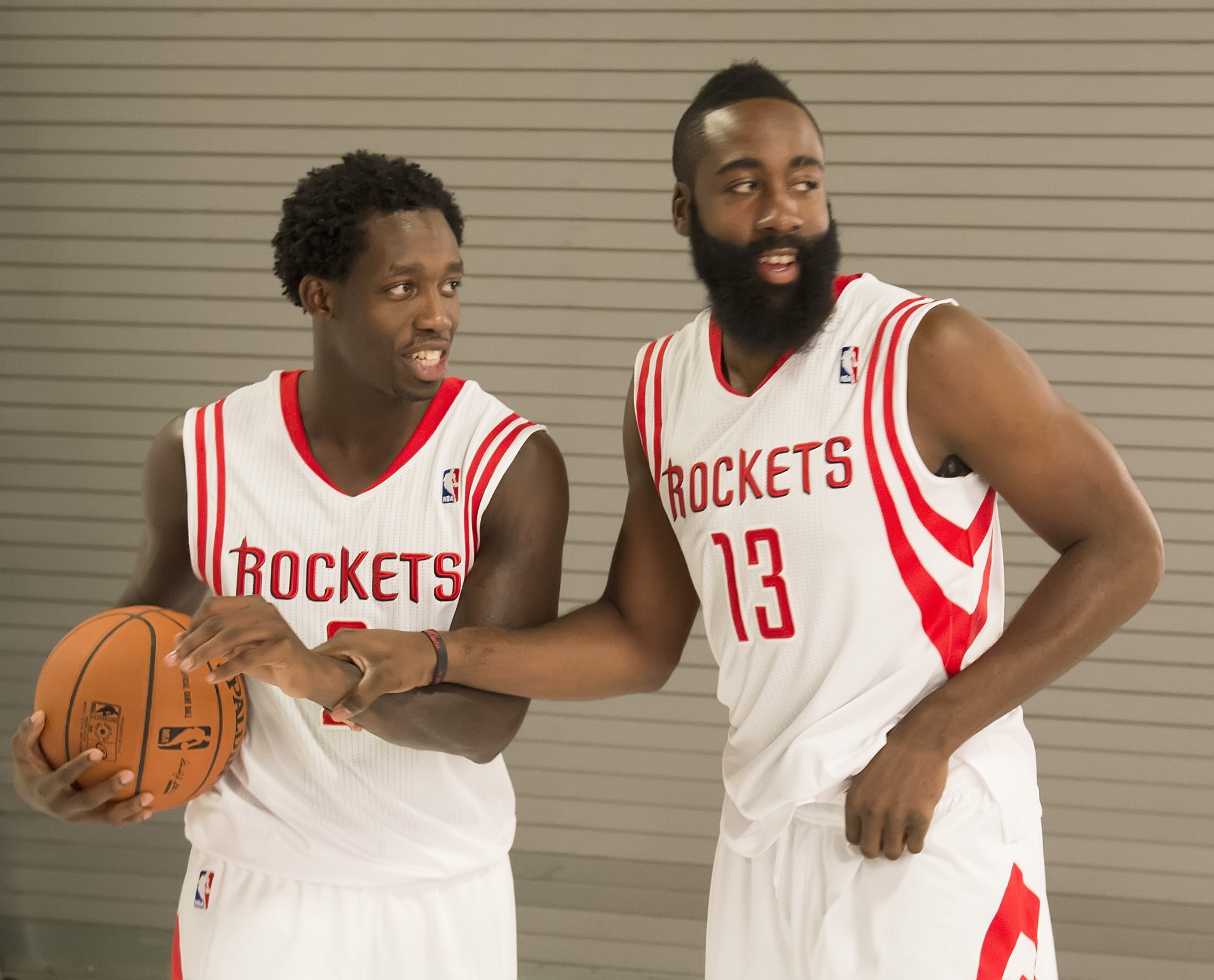 贝弗利力挺哈登历史第三分卫 称韦德关键球更强但生涯长度决定排名