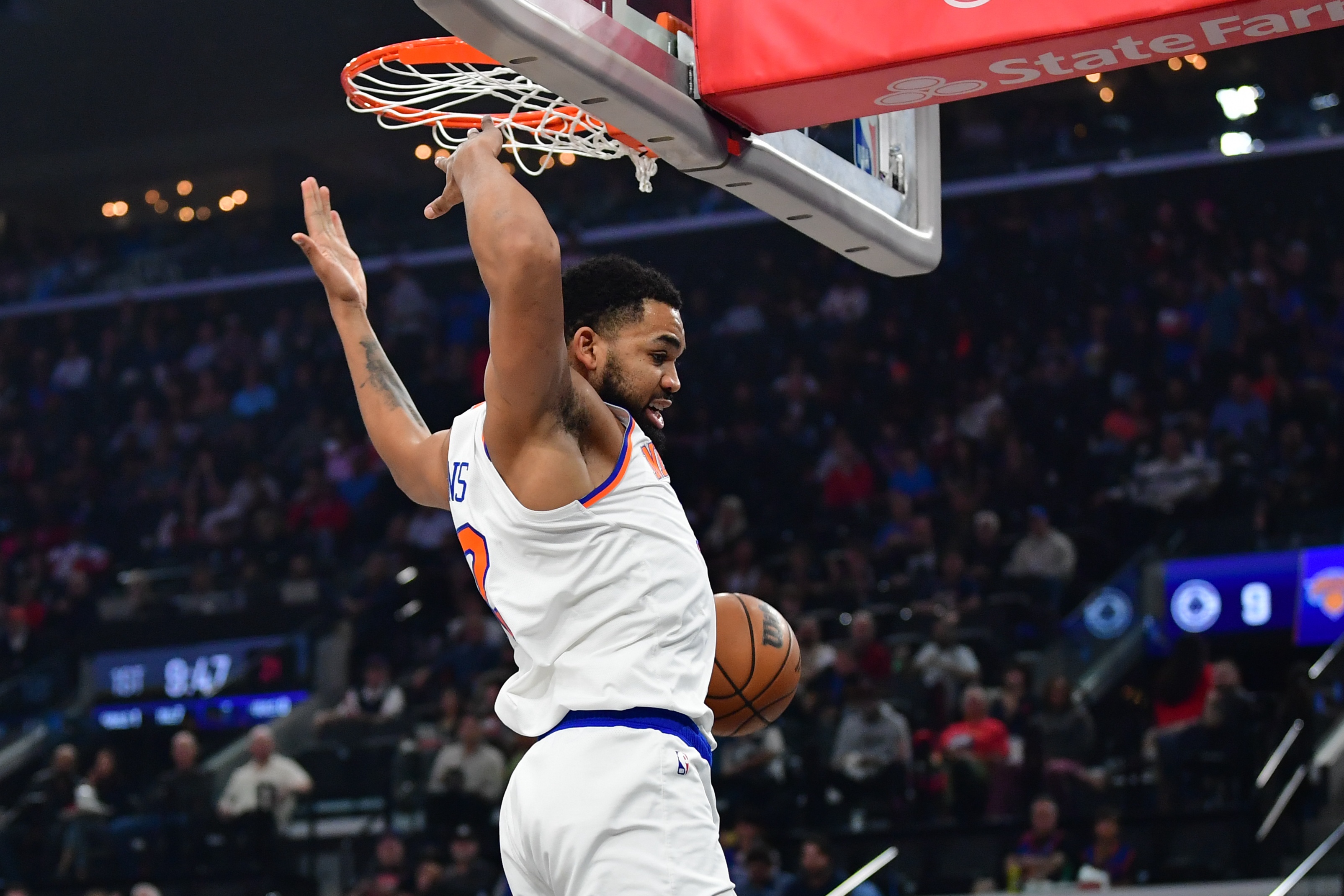 黄蜂主场狂胜国王36分 尼克斯六连胜 骑士擒魔术 掘金力克太阳