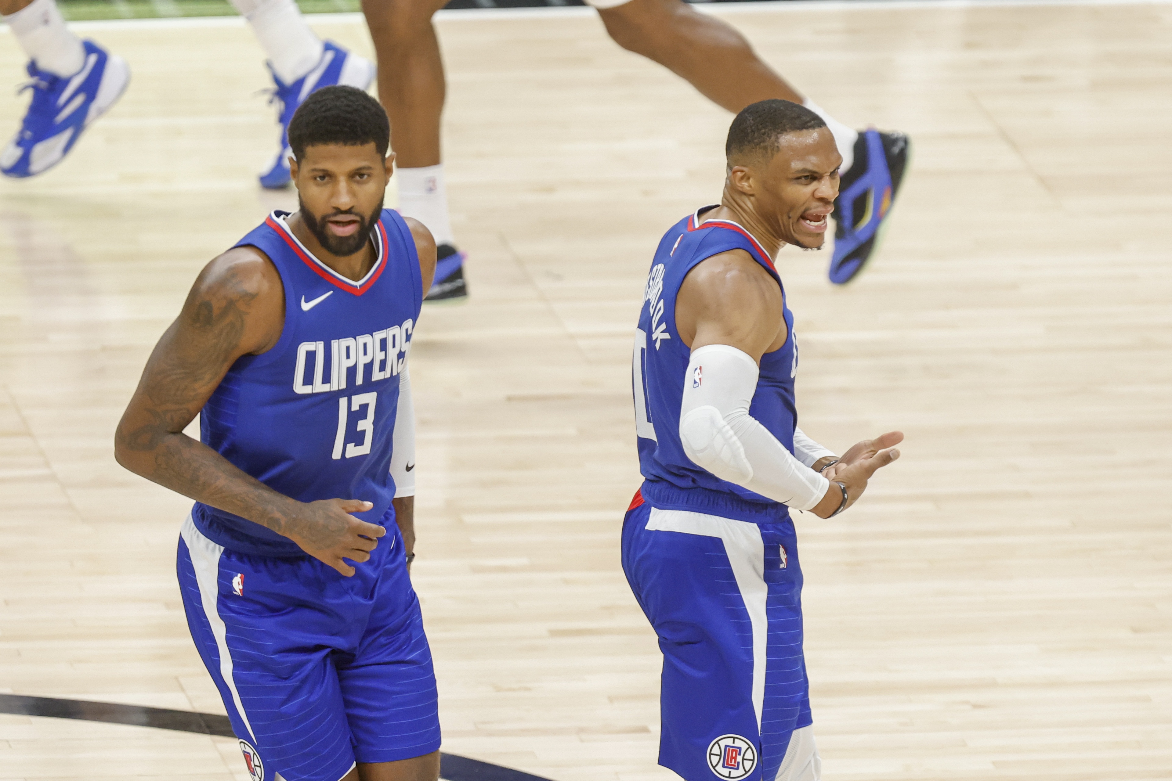 湖人首发五虎137分创历史第四 盘点NBA那些火力全开的先发组合