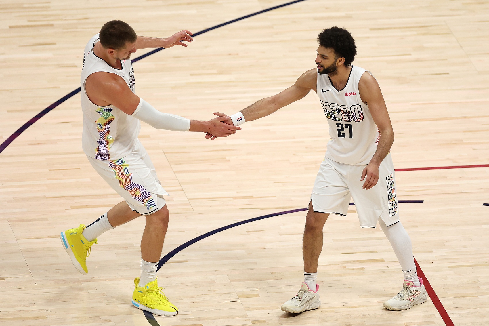 湖人首发五虎137分创历史第四 盘点NBA那些火力全开的先发组合