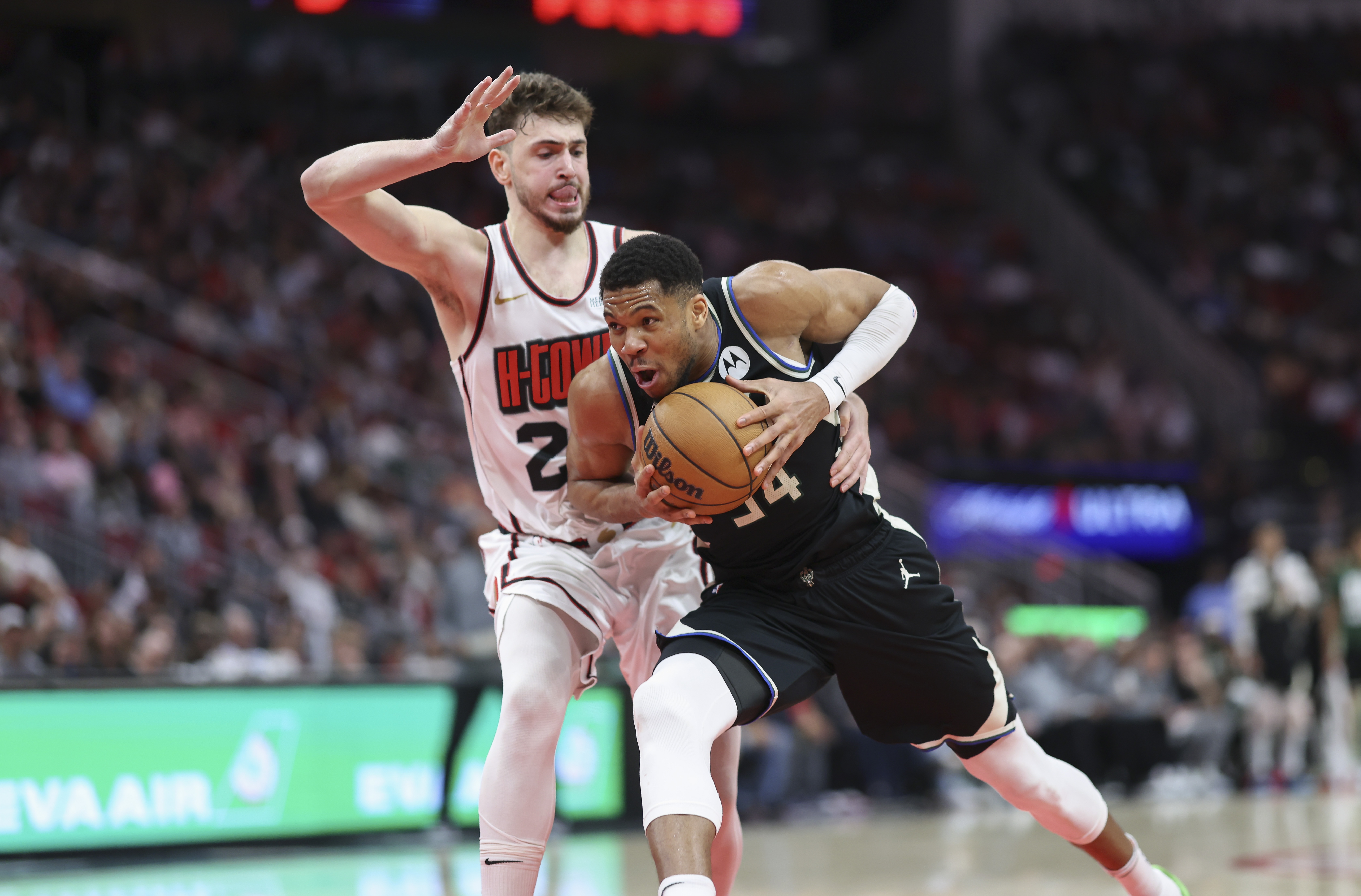 火箭休赛期锁定字母哥 名记曝休城将动用海量资产