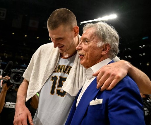 掘金首冠背后 沉默寡言却掌控五冠的体育帝国掌门人斯坦-克伦克