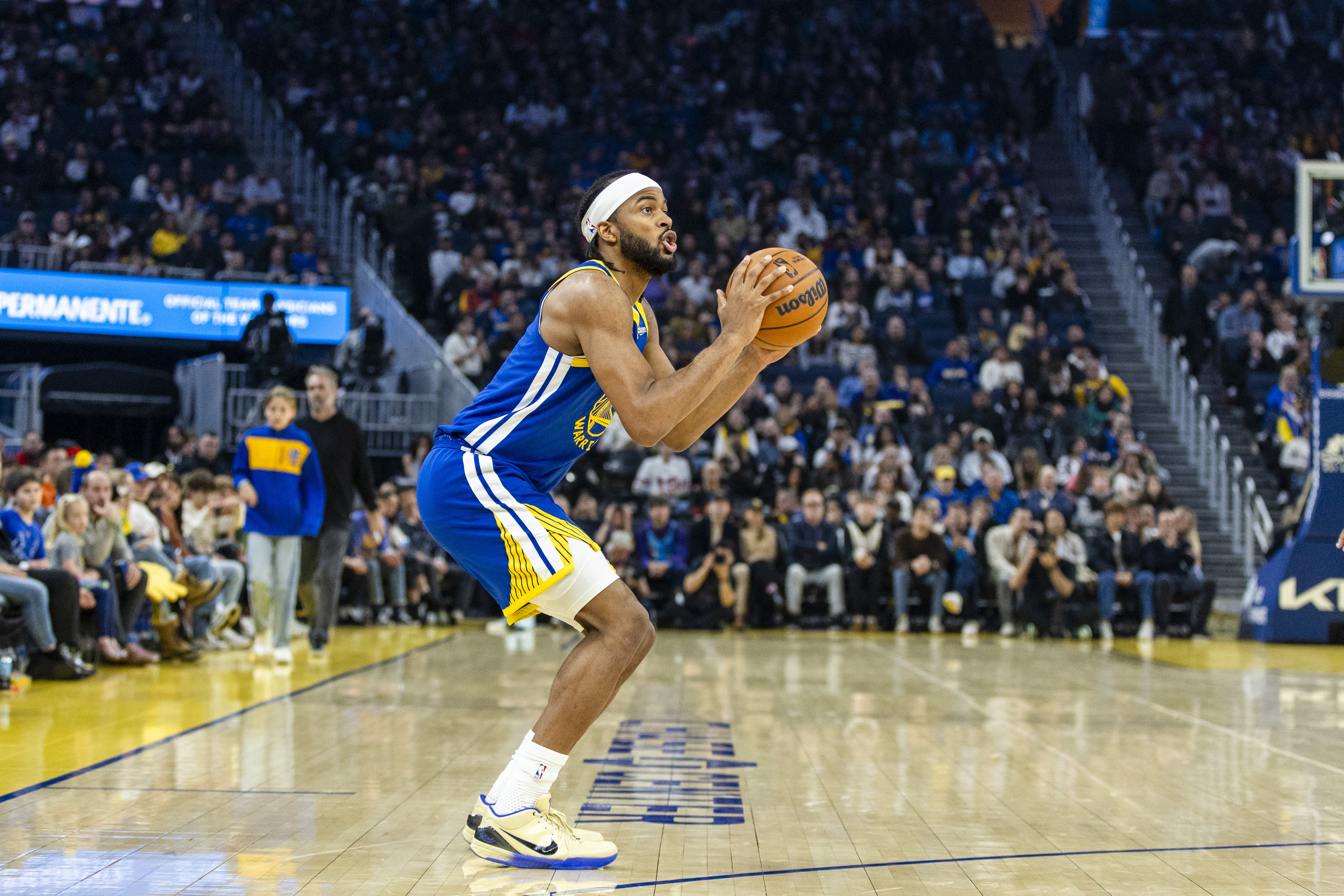 穆迪左膝髌腱撕裂赛季报销 勇士新援合同首年即遭重创