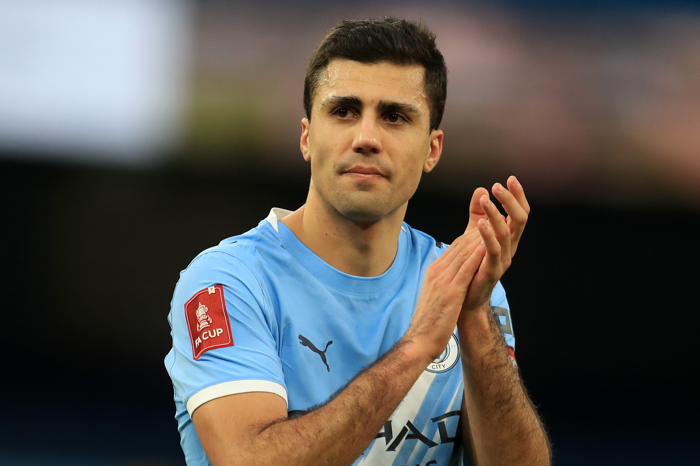 罗德里伤愈宣言 曼城无冠即漫长