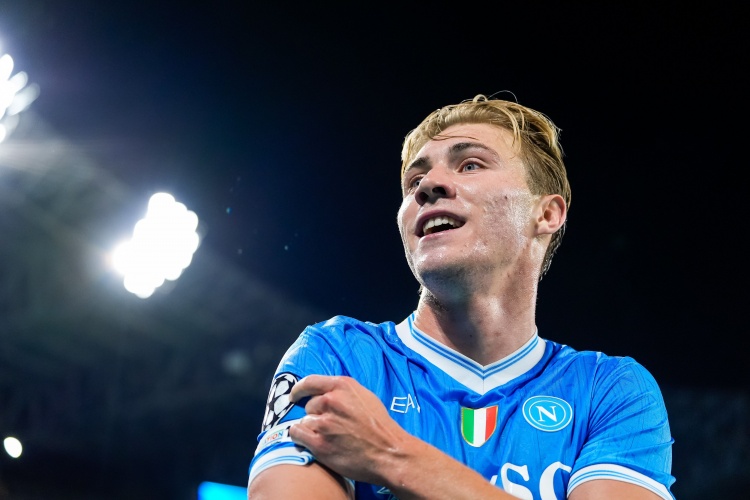 霍伊伦身价一年飙升1500万 那不勒斯5000万欧买断锁定未来