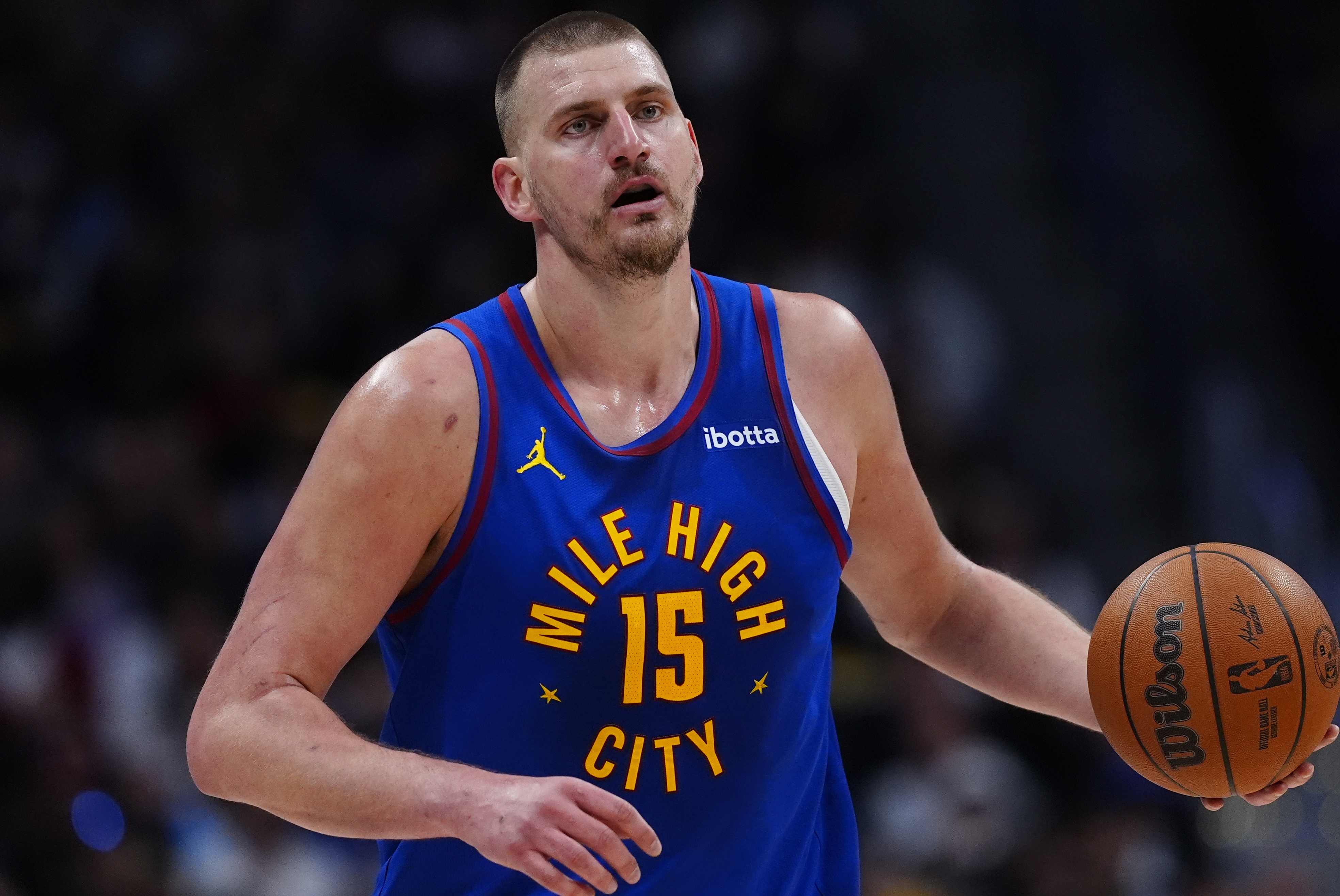 约基奇23+17+17制导掘金险胜太阳 生涯第46次三项数据领跑两队创历史