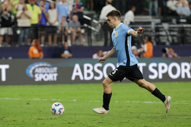 乌加特专访：英超淬炼比赛理解 国家队战袍即全力承诺