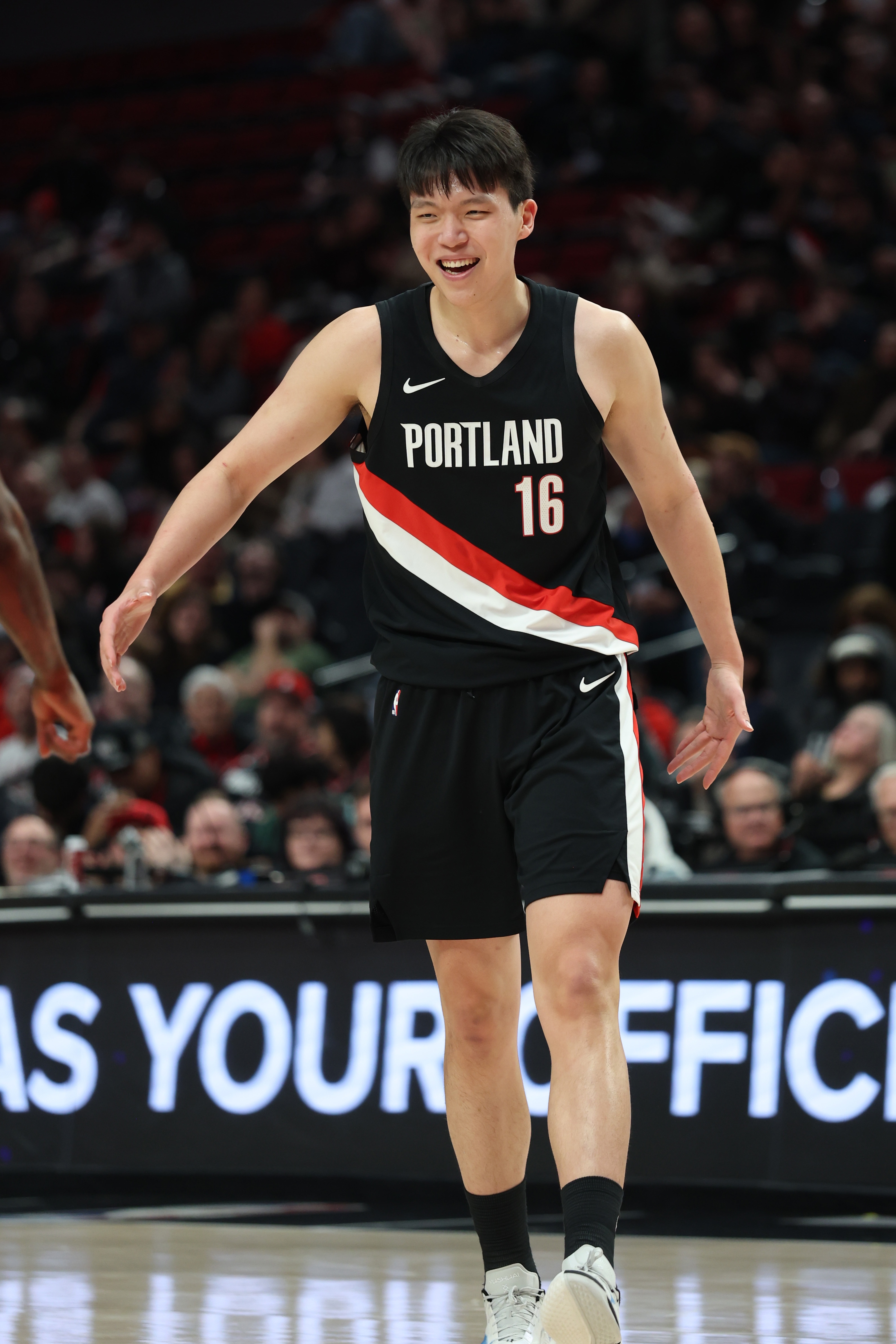 杨瀚森百分百命中率轰20+9+5 撕裂之城混音客场憾负