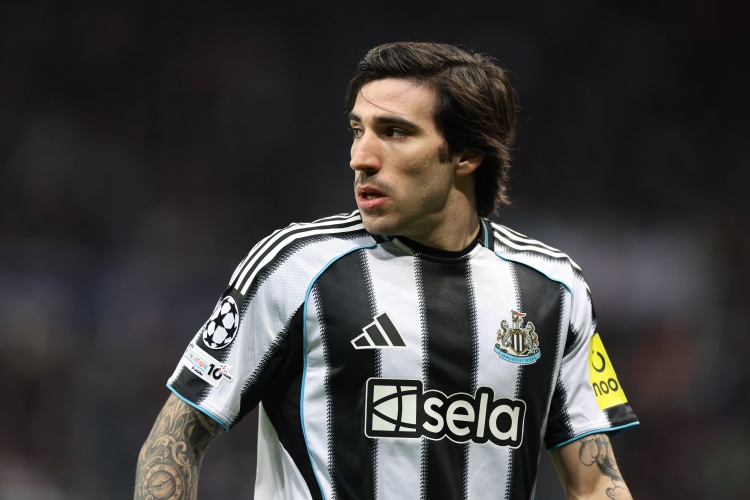 纽卡夏窗核心策略曝光 霍尔非卖品 托纳利吉马良斯二选一