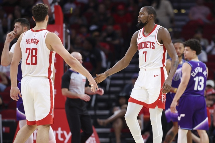 西蒙斯炮轰火箭肢体语言灾难 直言乌度卡执教最差之一