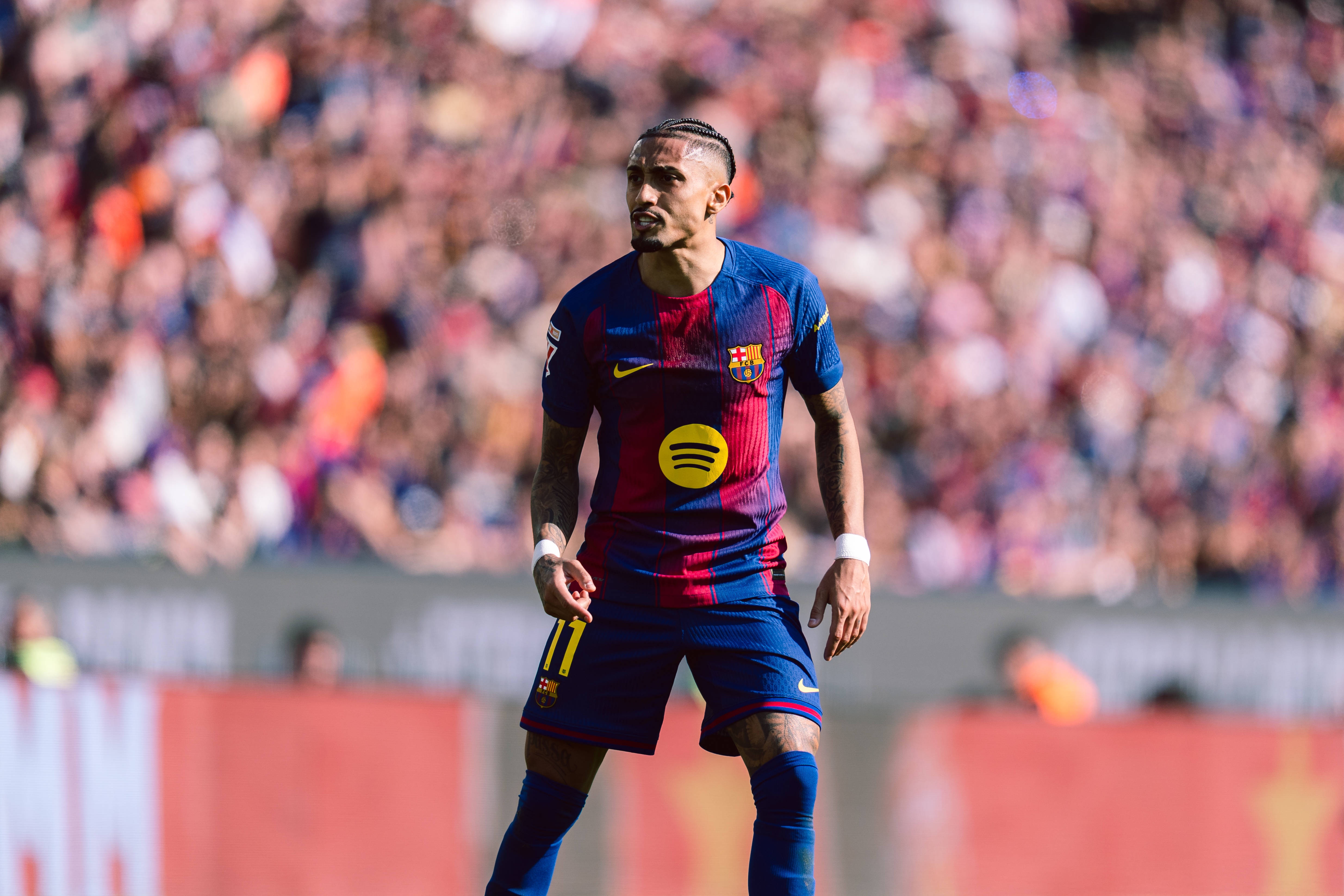 拉菲尼亚右大腿伤情确认 至少缺阵一个月无缘欧冠关键战 拉菲尼亚右大腿伤情确认 至少缺阵一个月无缘欧冠关键战