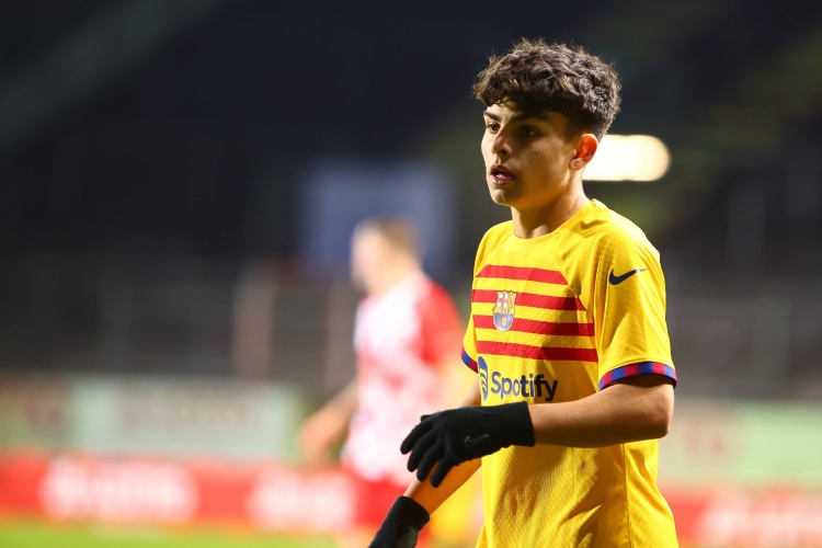 巴萨新星埃斯帕特U19欧预赛客串中场统治级表现 被比作拉姆 巴萨新星埃斯帕特U19欧预赛客串中场统治级表现 被比作拉姆