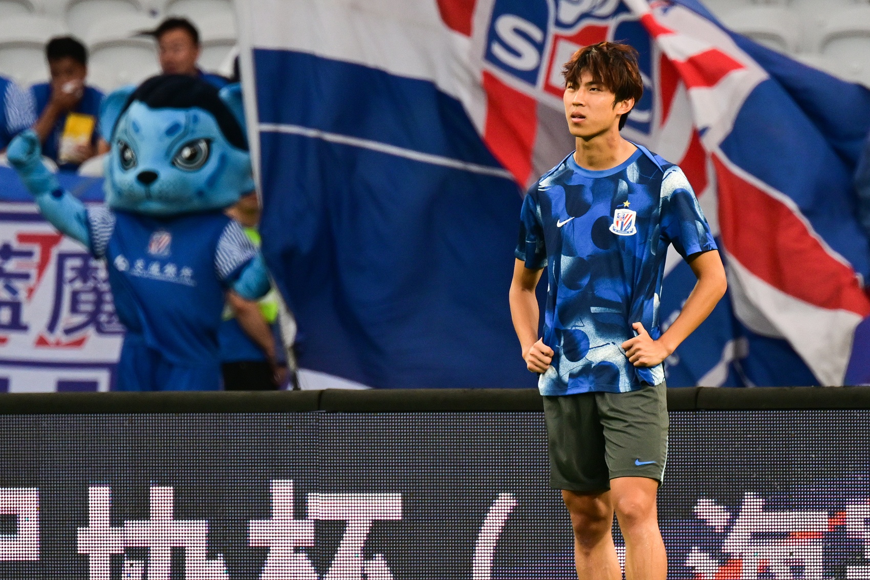 U19国青训练折损申花后卫 吴启鹏伤退提前返沪 U19国青训练折损申花后卫 吴启鹏伤退提前返沪