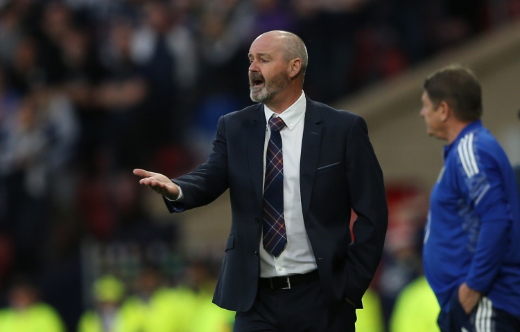 克拉克回应主场遭嘘 直言失望但接受现代足球现实 克拉克回应主场遭嘘 直言失望但接受现代足球现实