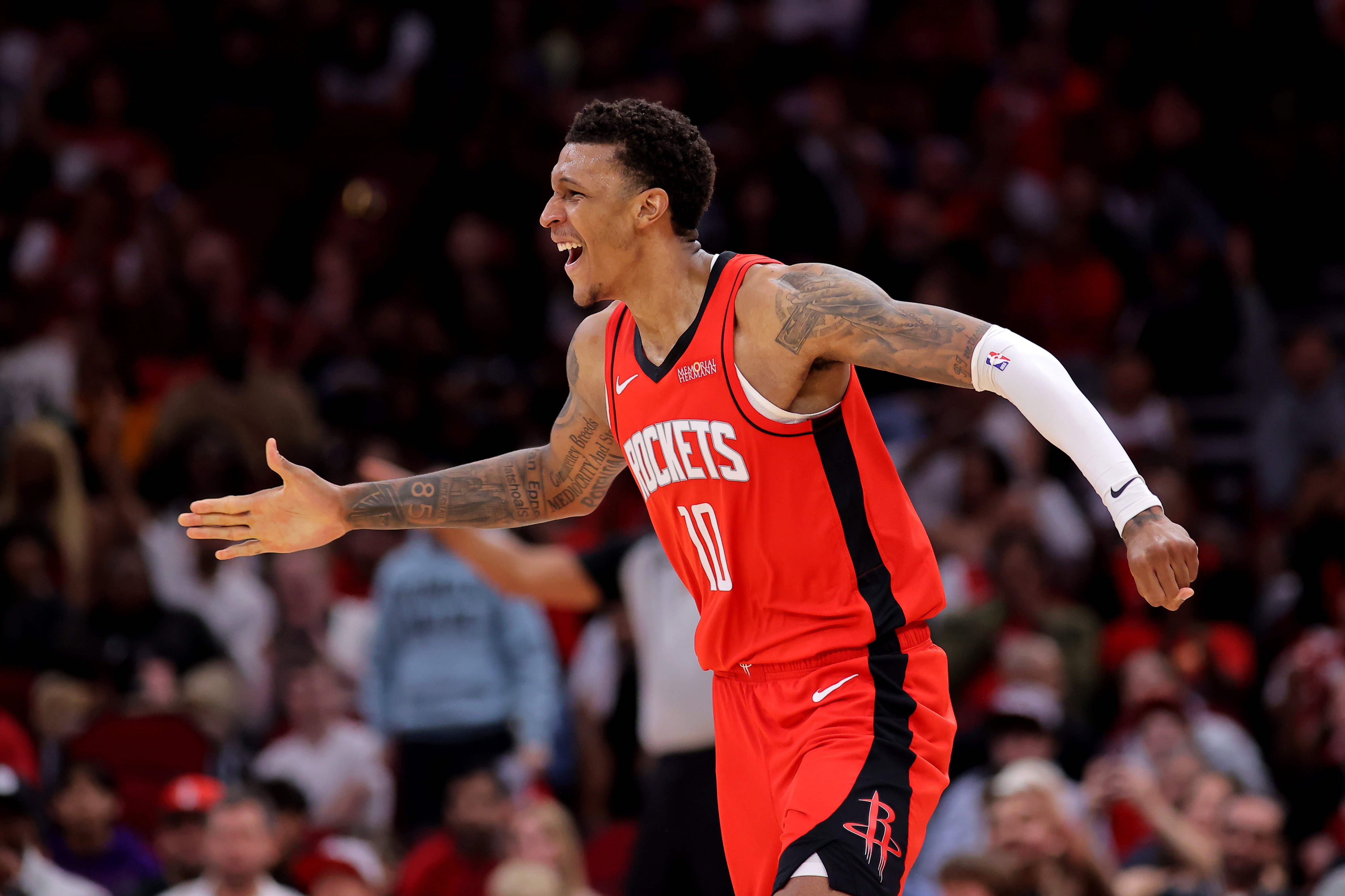 小贾巴里21+16火箭止连败 赛后直言球队已摆正心态 小贾巴里21+16火箭止连败 赛后直言球队已摆正心态