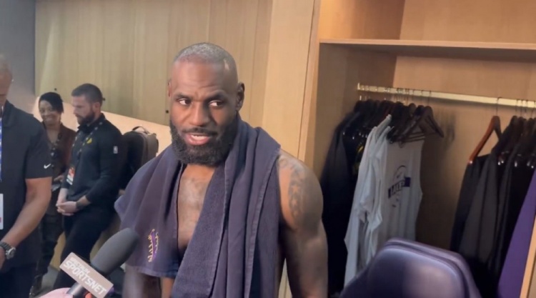 詹姆斯刷新最年长三双纪录 赛后坦言享受当下