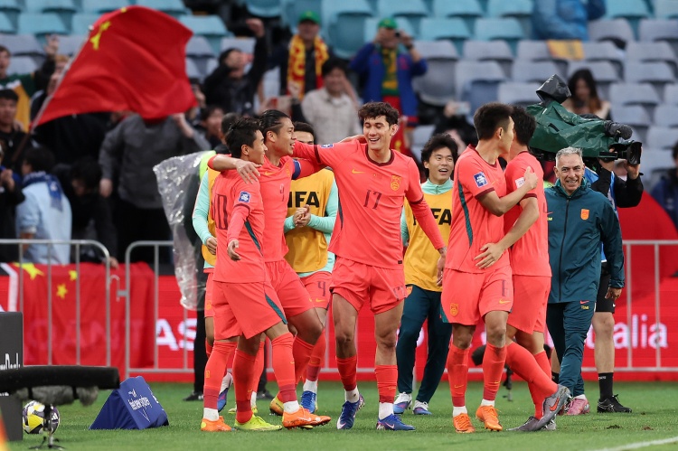 三月国字号七战三胜二平二负 新人登场暴露决策短板