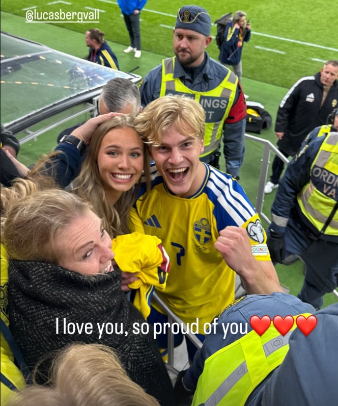 贝里瓦尔下体封堵射门 瑞典绝杀波兰晋级世界杯