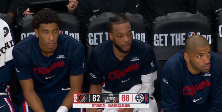 加兰遭阿夫迪亚连续单打 不满判罚被换下抱怨再领技犯 加兰遭阿夫迪亚连续单打 不满判罚被换下抱怨再领技犯