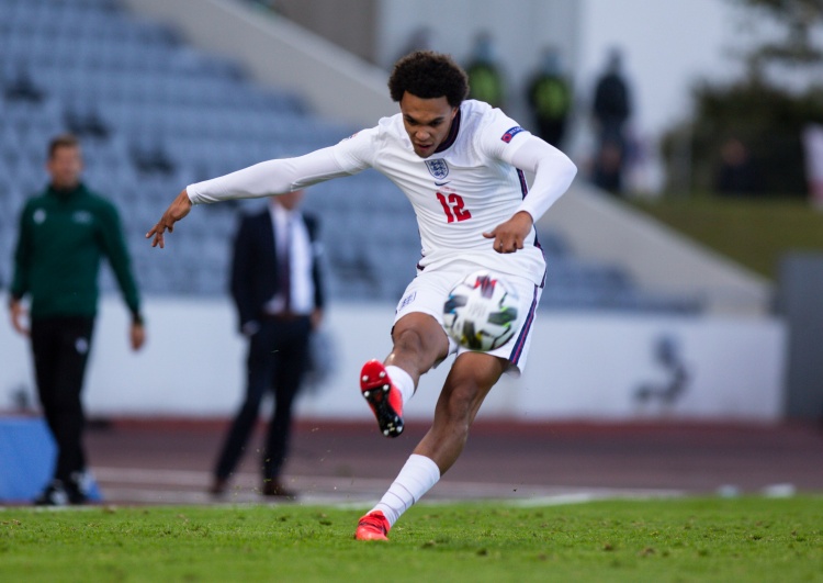 阿诺德落选英格兰名单 近三季创造机会数仍领跑本土右闸