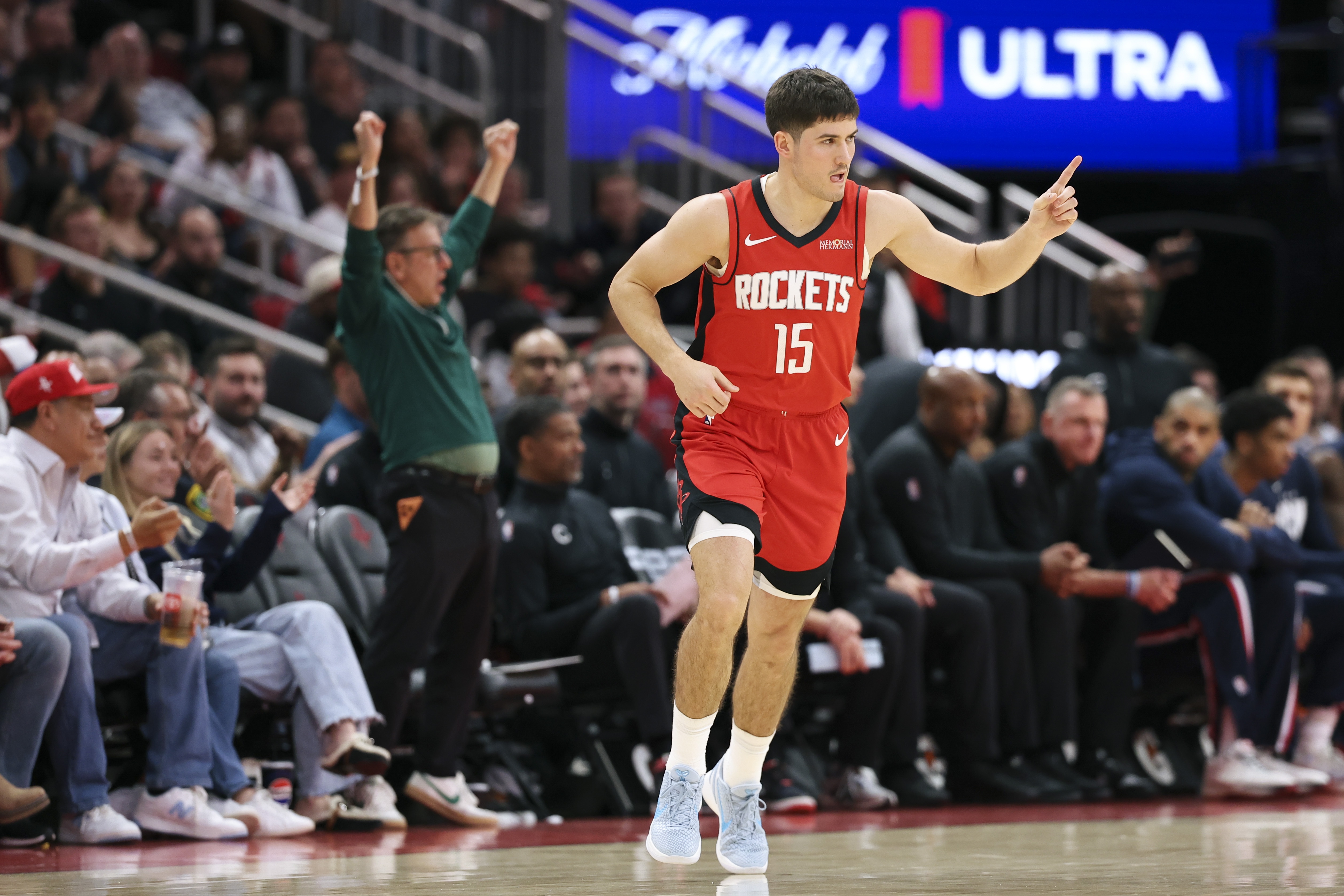 谢泼德三分破纪录火箭连胜 杜兰特减负策略显效