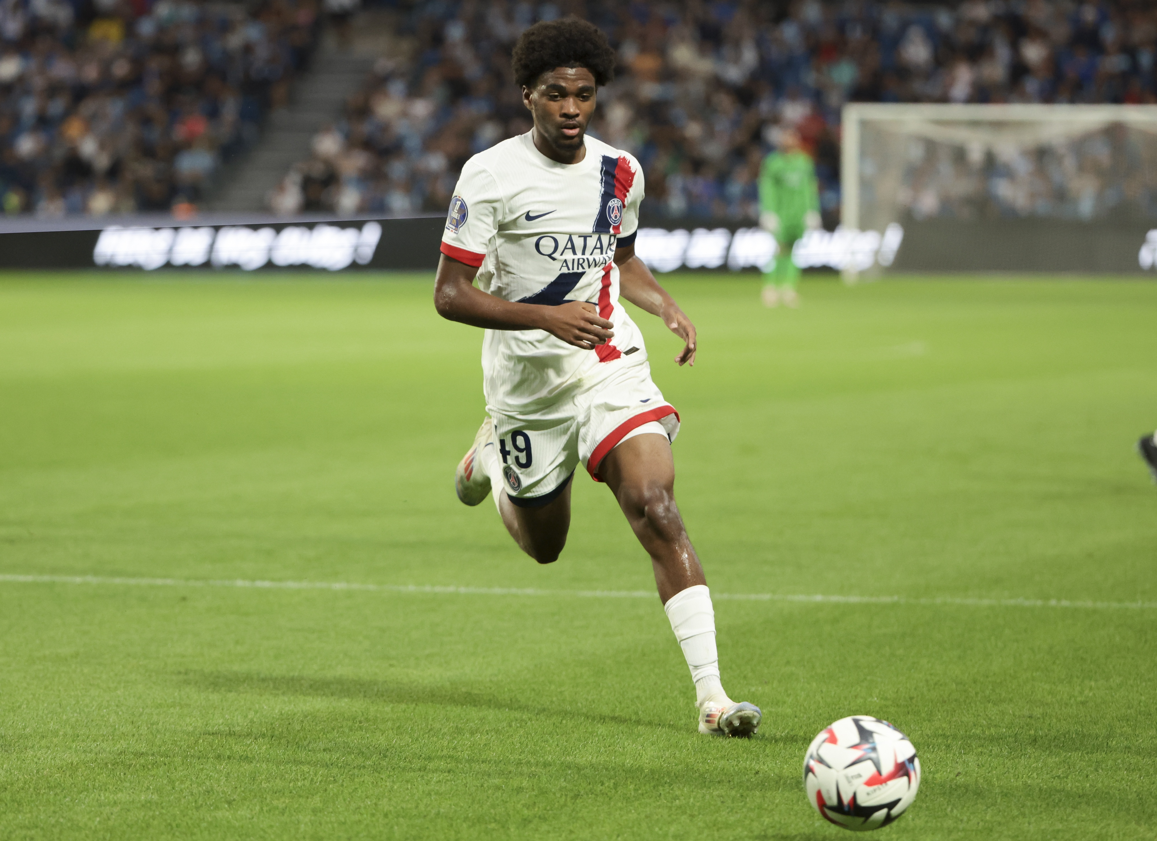 巴黎18岁前锋姆巴耶出场锐减引英超关注 团队否认参观曼城