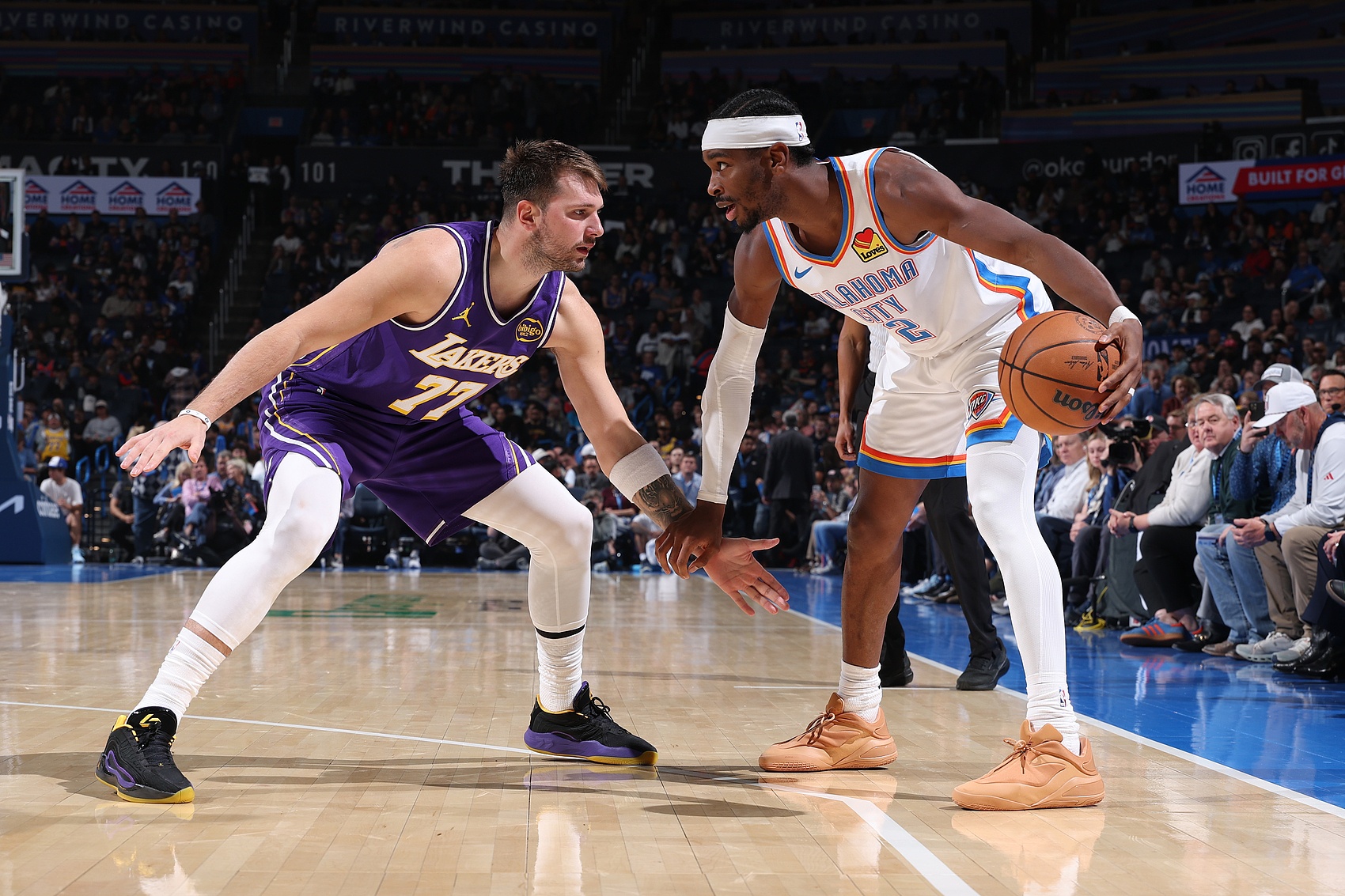 苏群评湖人首节崩盘 防SGA突破无解致战术被动