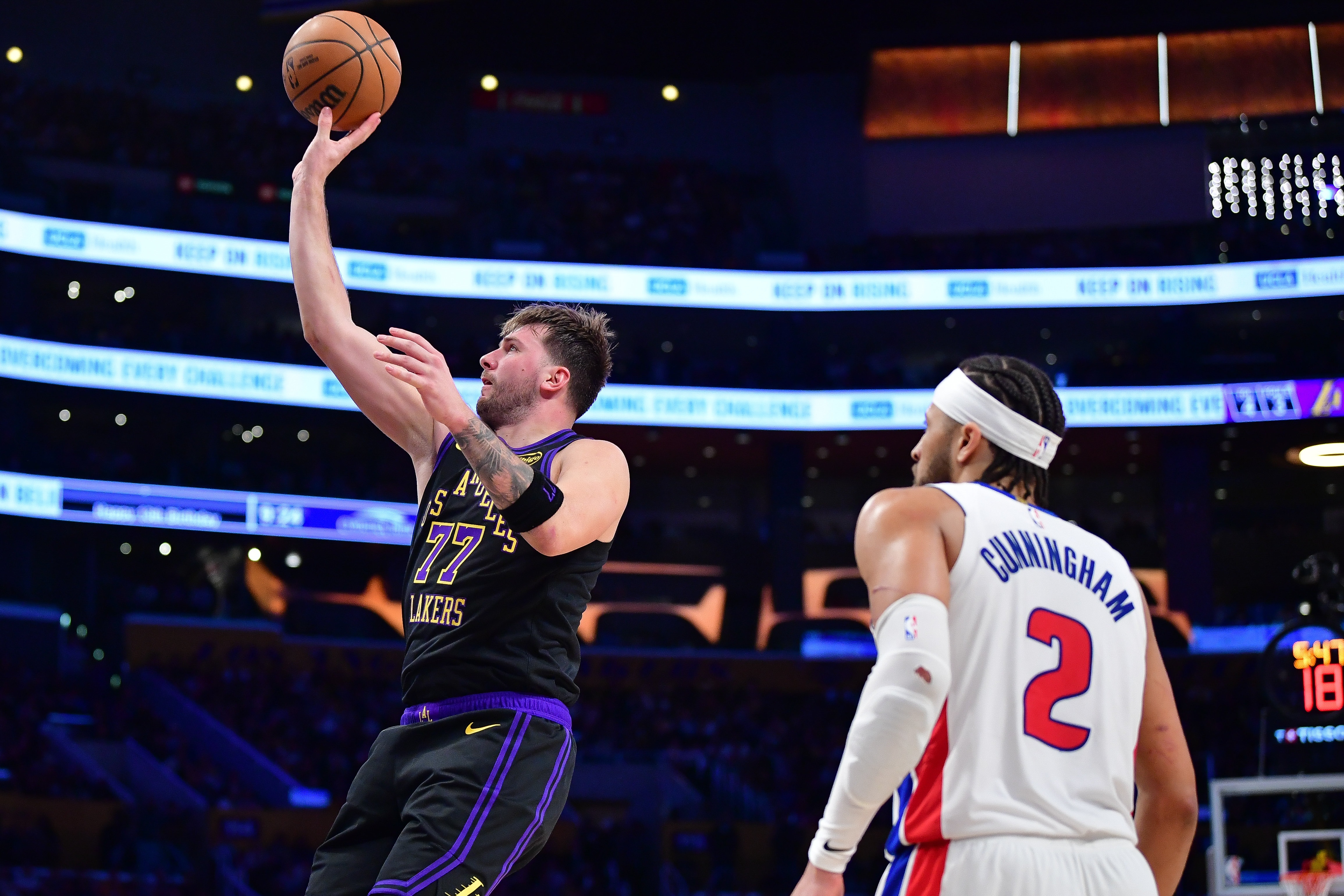 东契奇腿筋受伤恐触发65场红线 一场之差或无缘最佳阵容评选