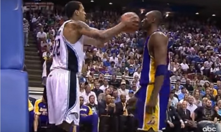 巴恩斯回忆与科比缠斗 称其小动作不断险酿冲突