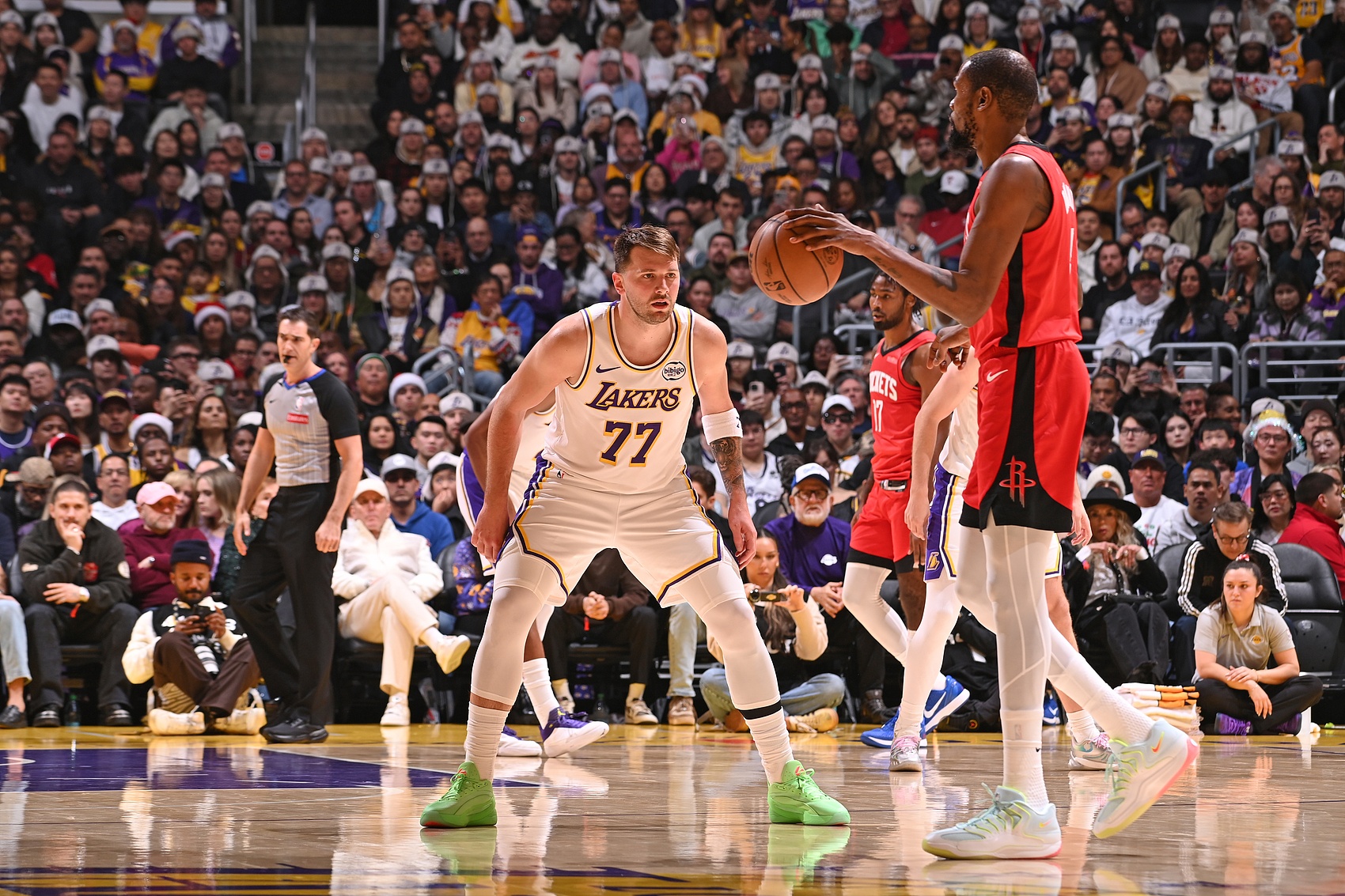 东契奇伤退仍领跑年度得分榜 杜兰特小卡紧追文班第六