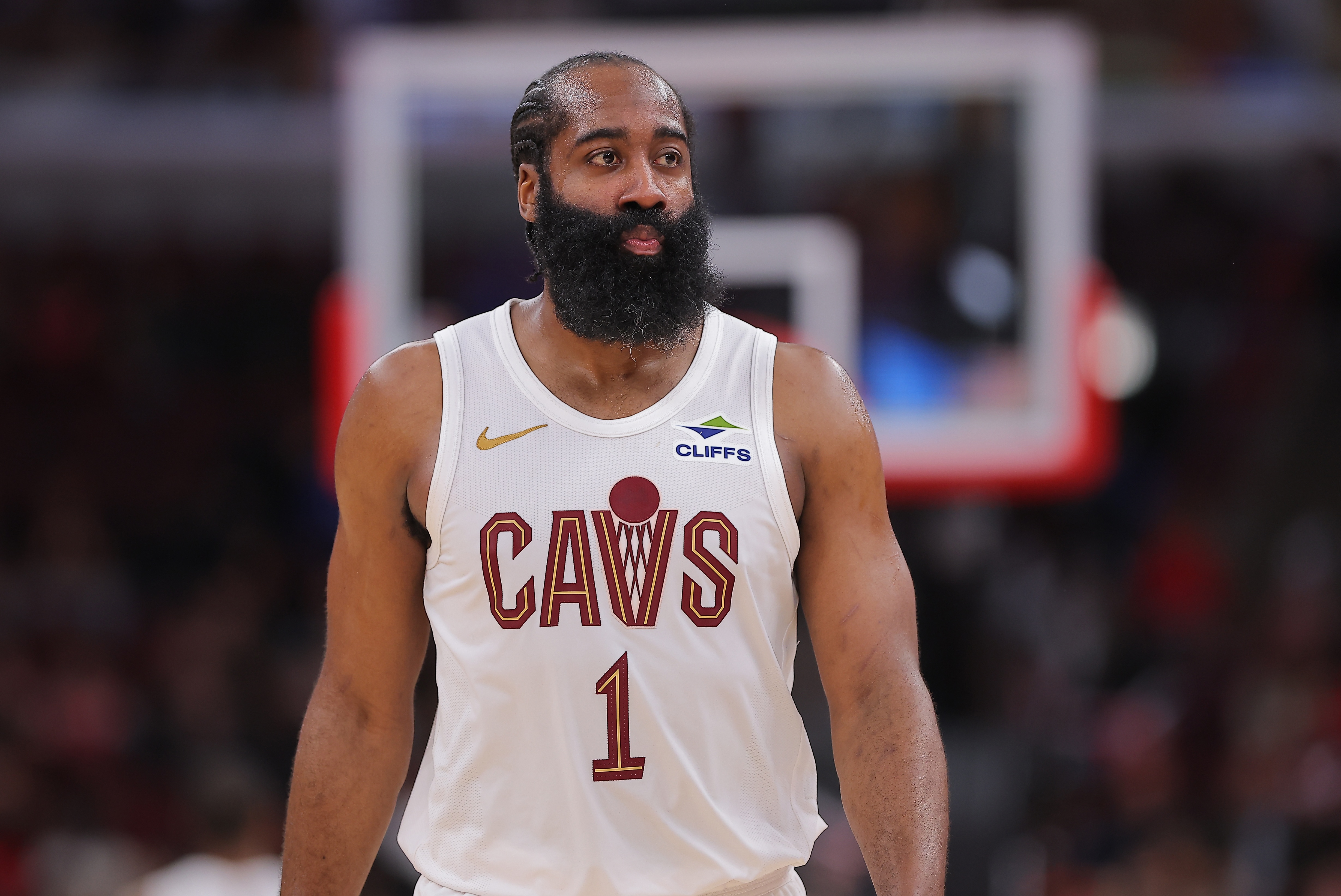 哈登末节8分定乾坤 骑士主场力克勇士