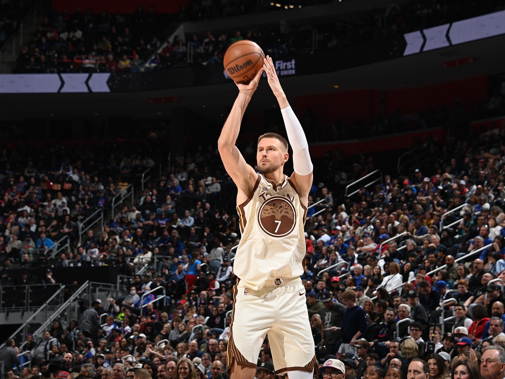 波尔津吉斯谈勇士生涯:赛季未达预期 时差成唯一困扰 波尔津吉斯谈勇士生涯:赛季未达预期 时差成唯一困扰