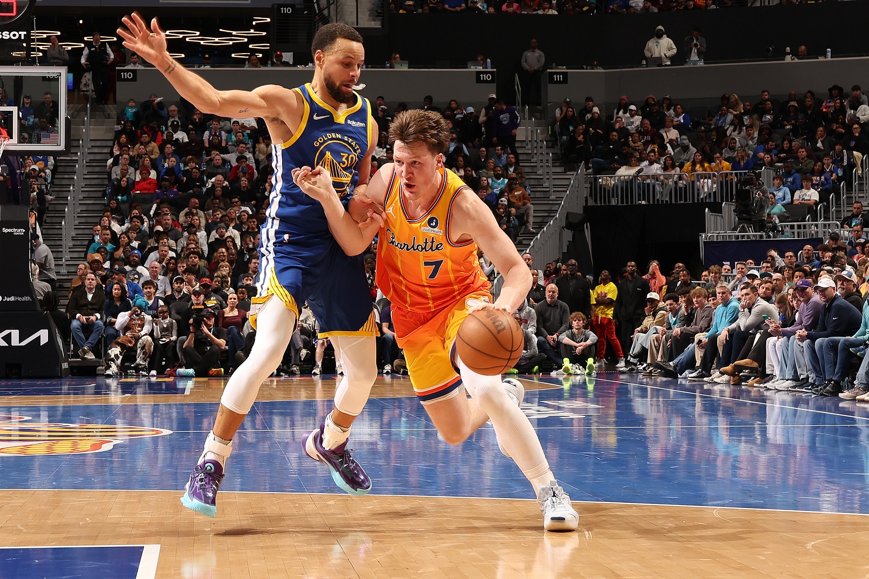 克尼佩尔单季21场高效20+追平库里 距历史纪录仅一步之遥