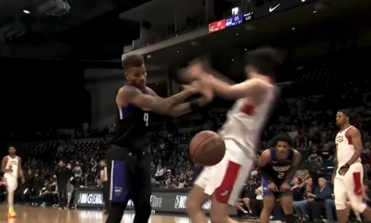 杨瀚森发展联盟连遭报复性犯规 季孟年解析亚裔球员处境