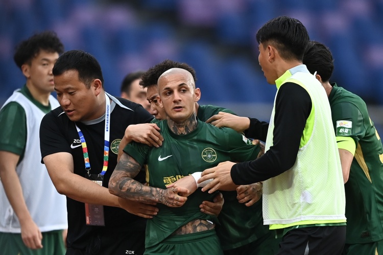 浙江队兵发大连 米特里策停赛五轮 俱乐部申诉李镇全