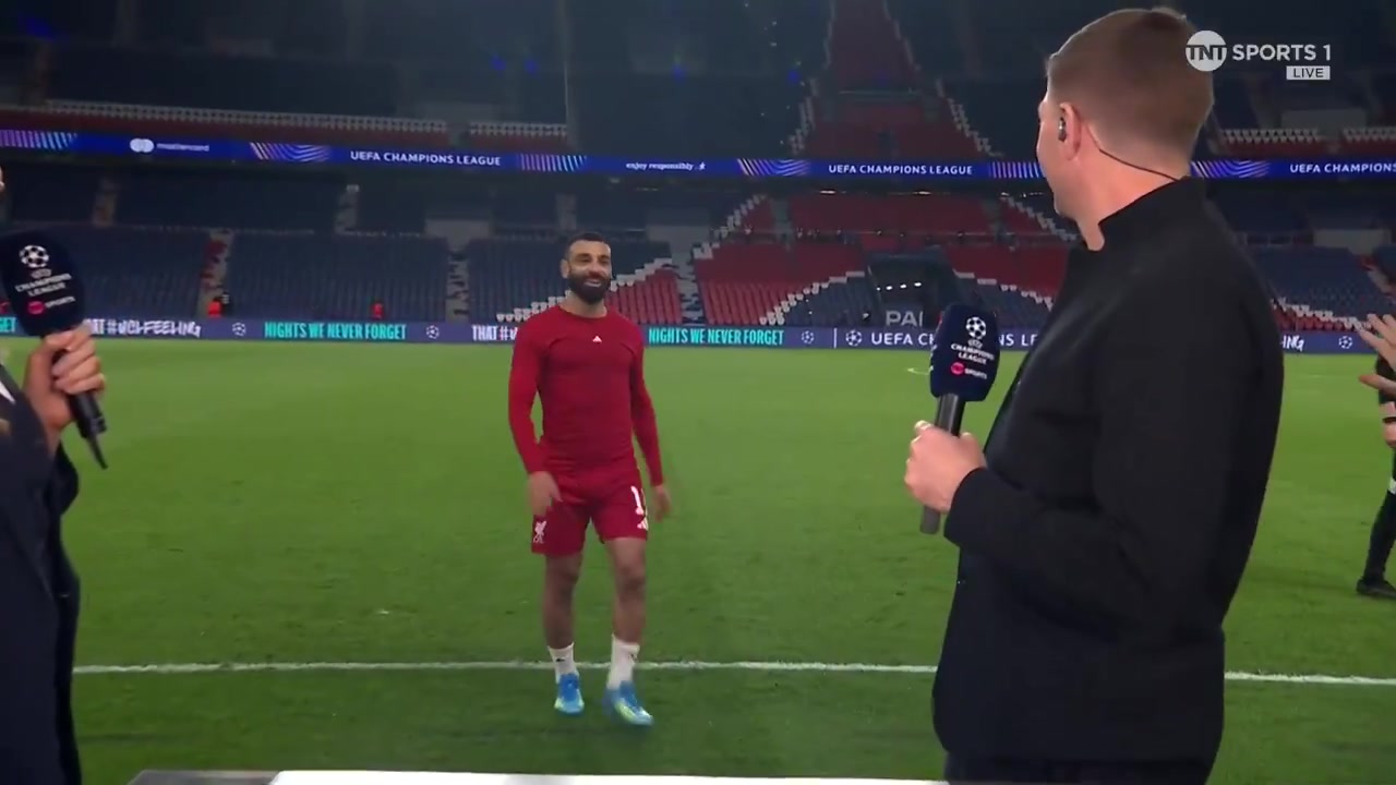 萨拉赫欧冠遭弃用 赛后拒访仅与杰拉德握手