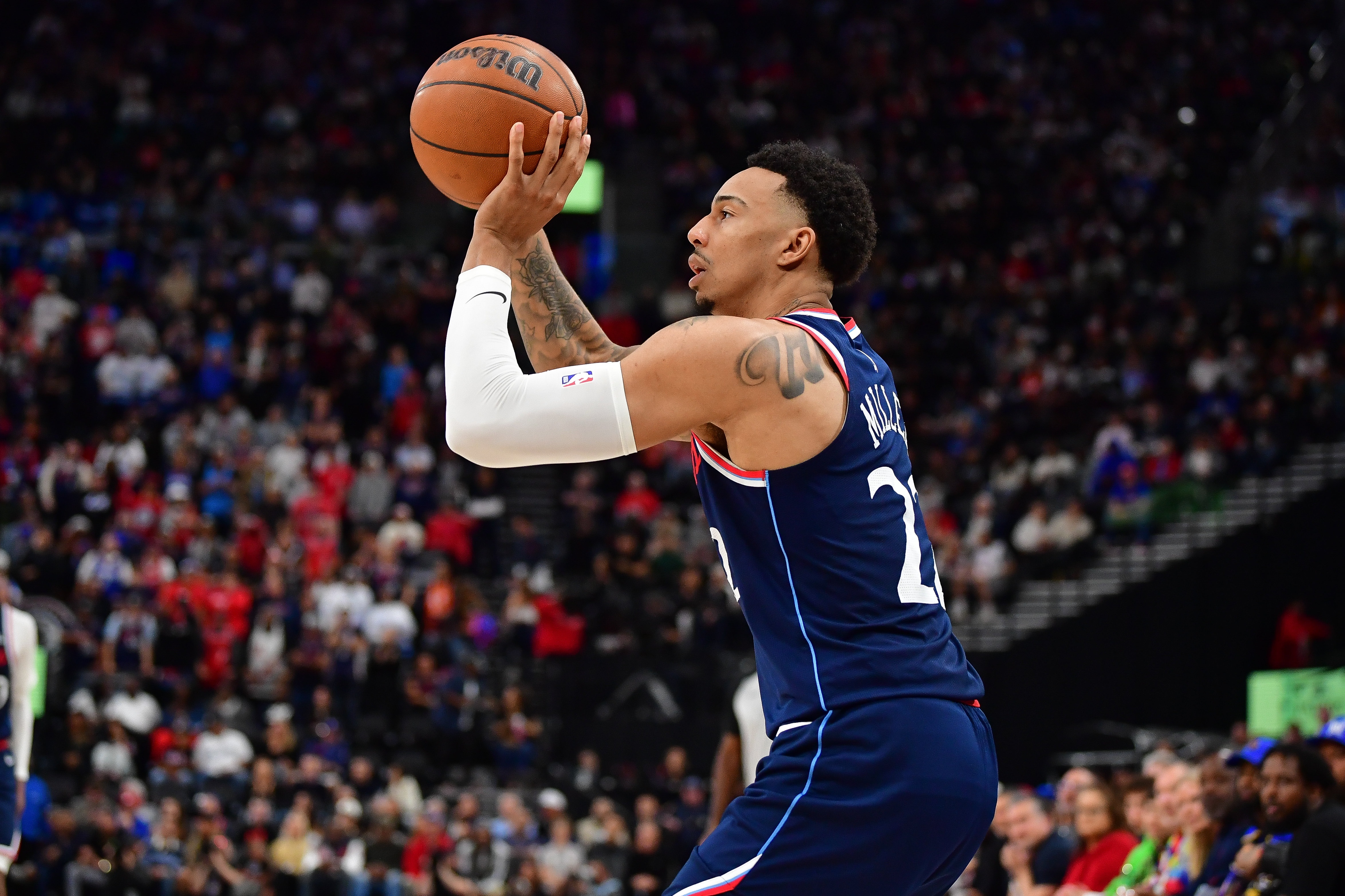 快船轮换阵容练兵 米勒桑德斯高效输出难阻失利