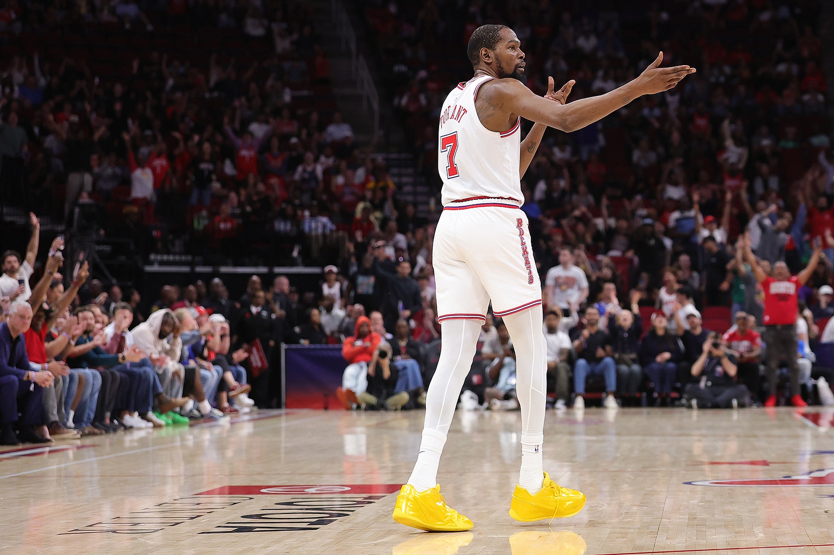 常规赛收官战报:湖人轻取太阳锁定第三 火箭八连胜紧追掘金 常规赛收官战报:湖人轻取太阳锁定第三 火箭八连胜紧追掘金