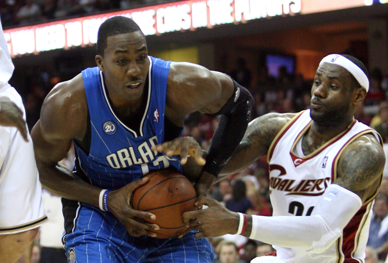 杨毅评霍华德防守软肋 下肢力量不足顶防重型中锋吃亏