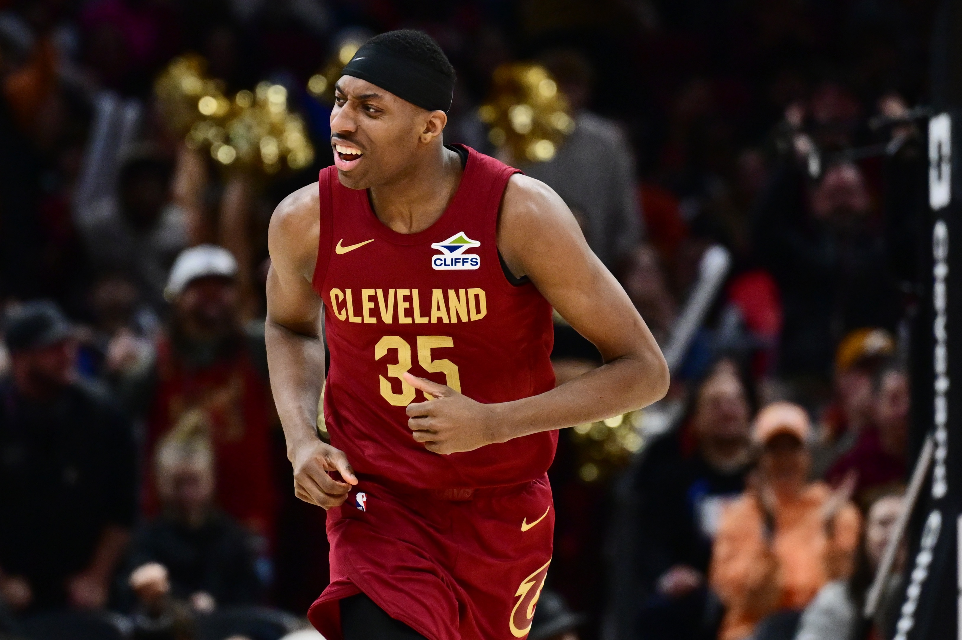 内姆哈德23助攻率队狂胜 里德百分百命中率难救主