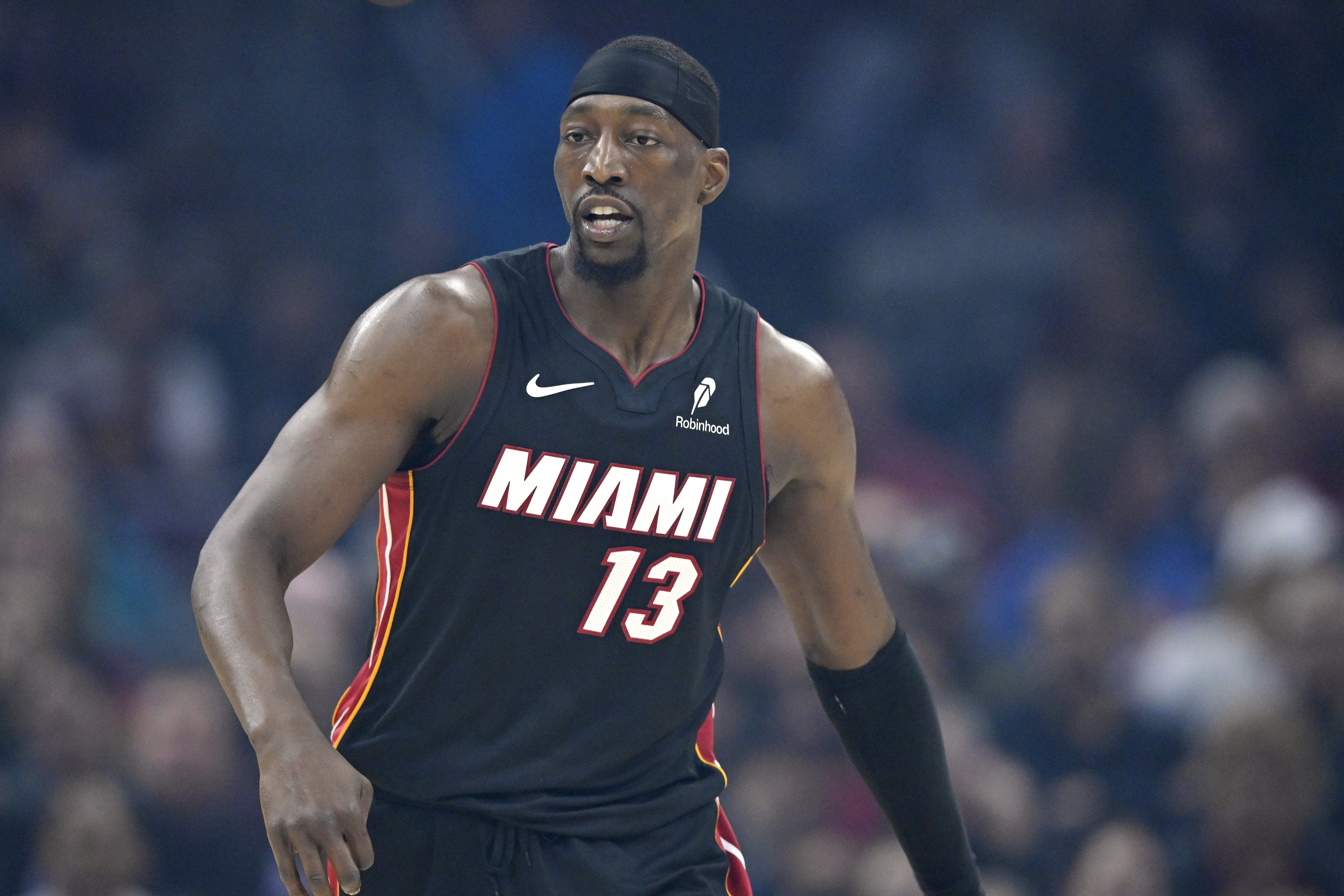 内姆哈德23助攻率队狂胜 里德百分百命中率难救主