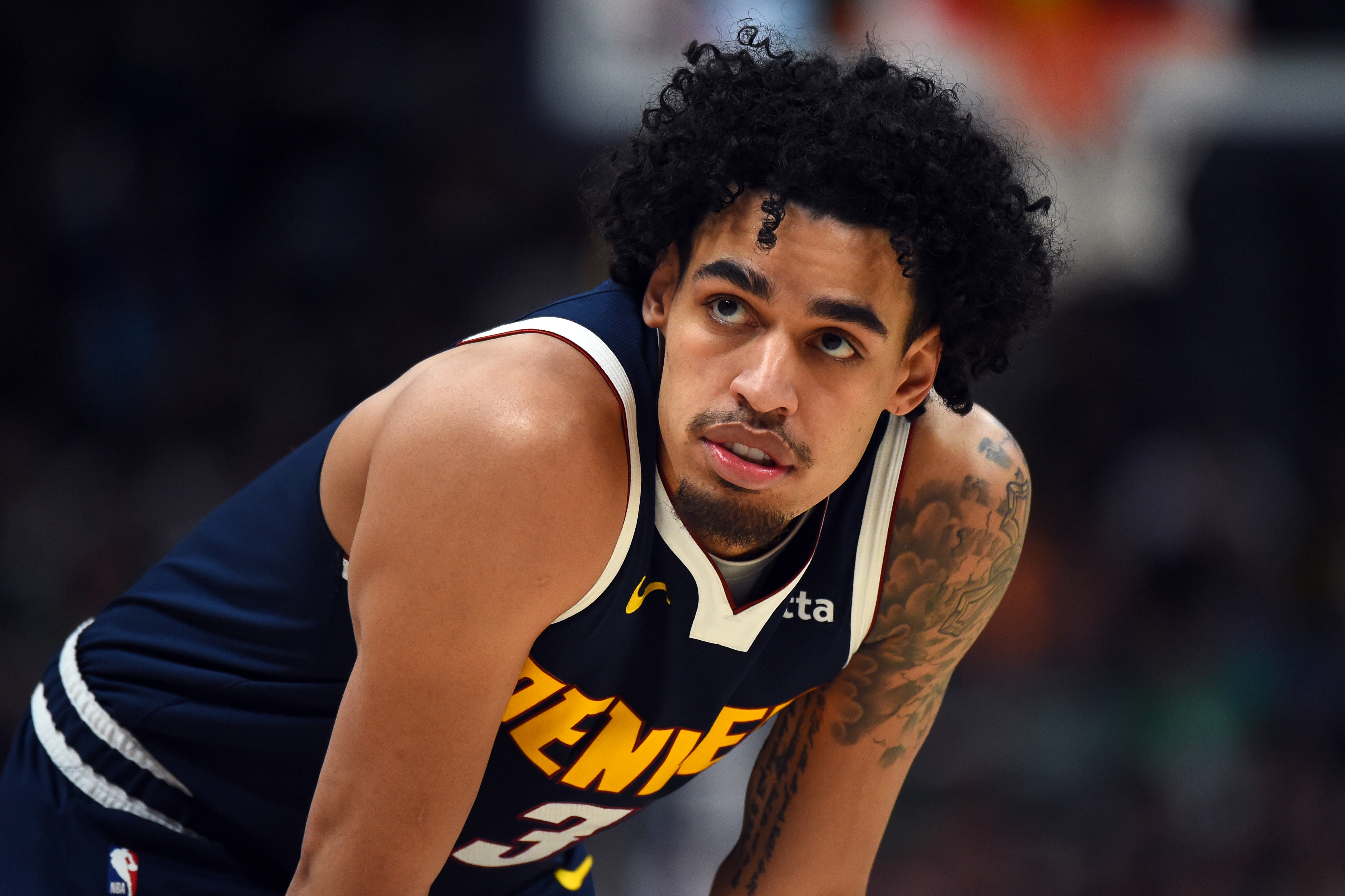 内姆哈德23助攻率队狂胜 里德百分百命中率难救主