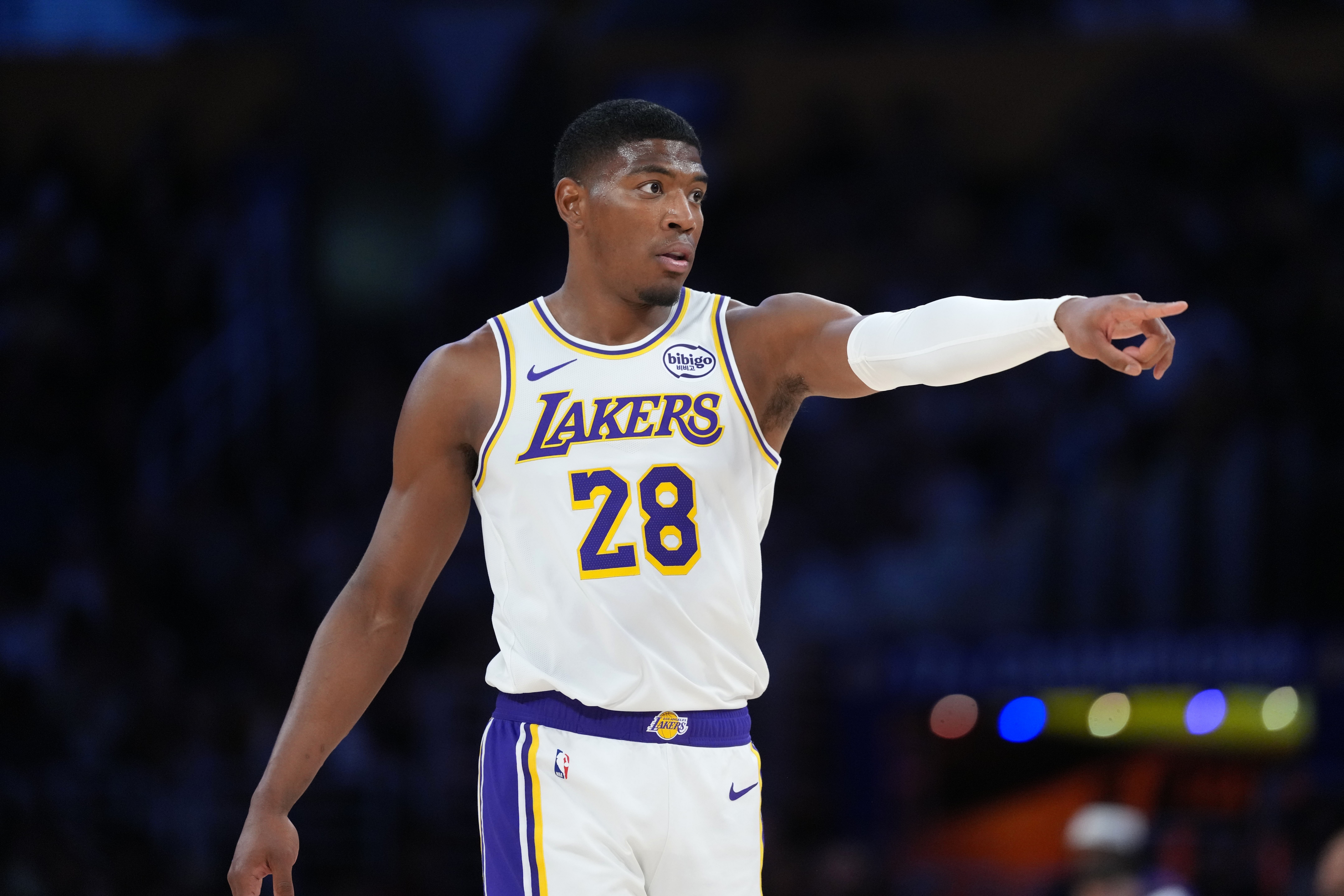 内姆哈德23助攻率队狂胜 里德百分百命中率难救主