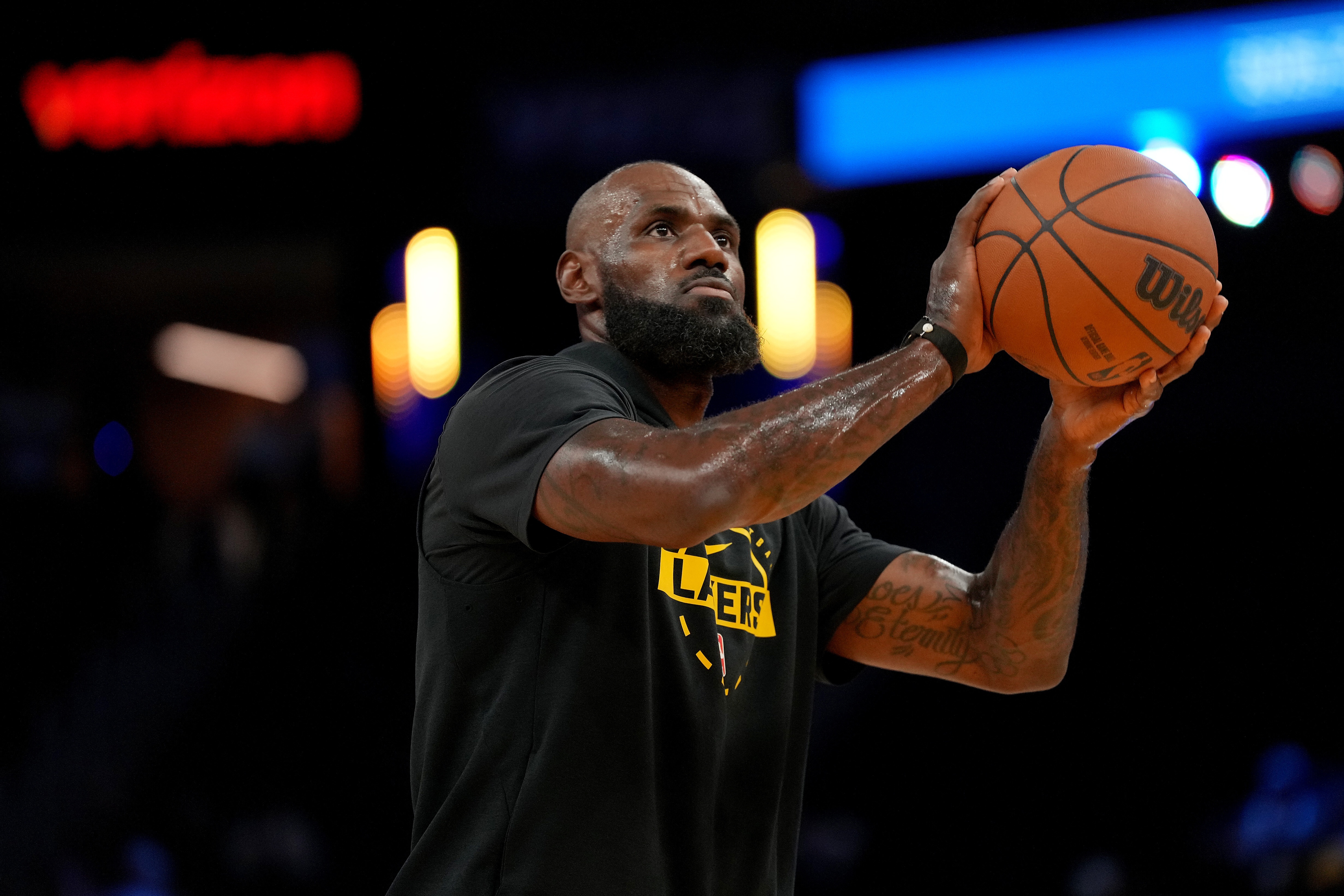 夏普：湖人胜火箭需2018版詹姆斯 称其季后赛版本为历史最强