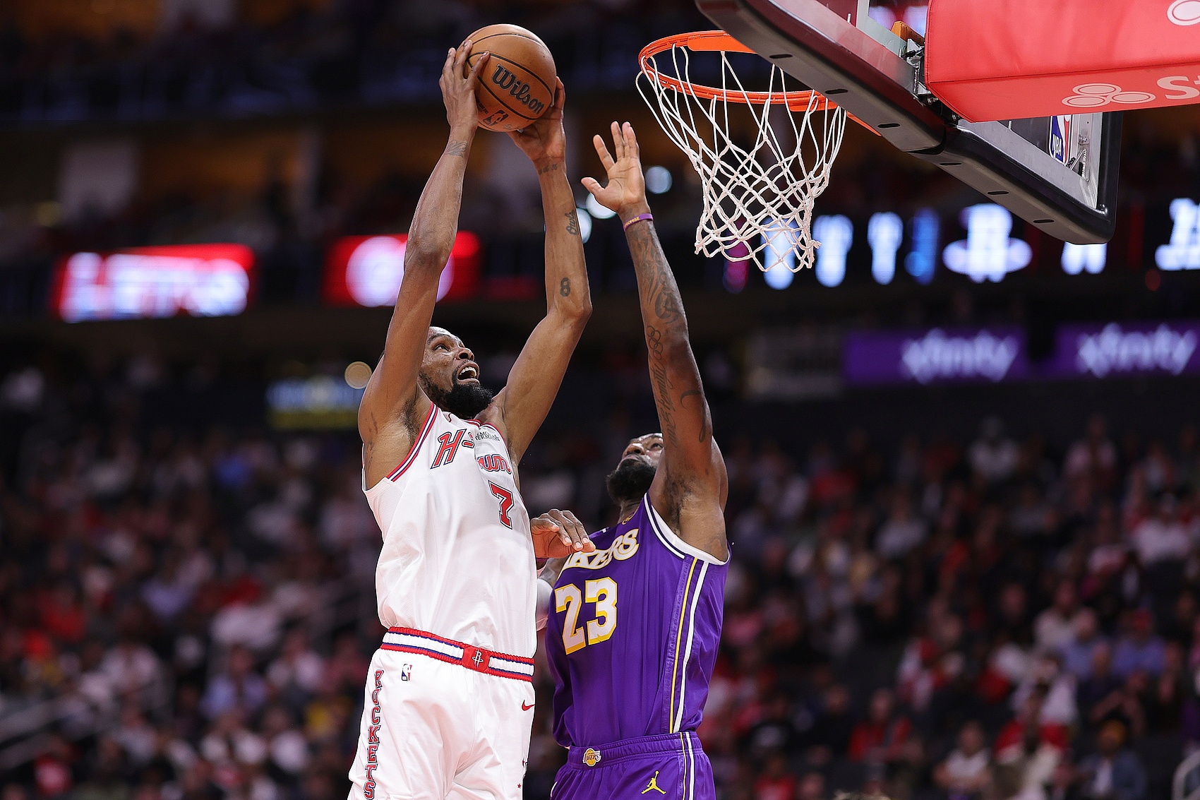 詹姆斯评季后赛潜在搅局者 直言火箭因杜兰特不属黑马