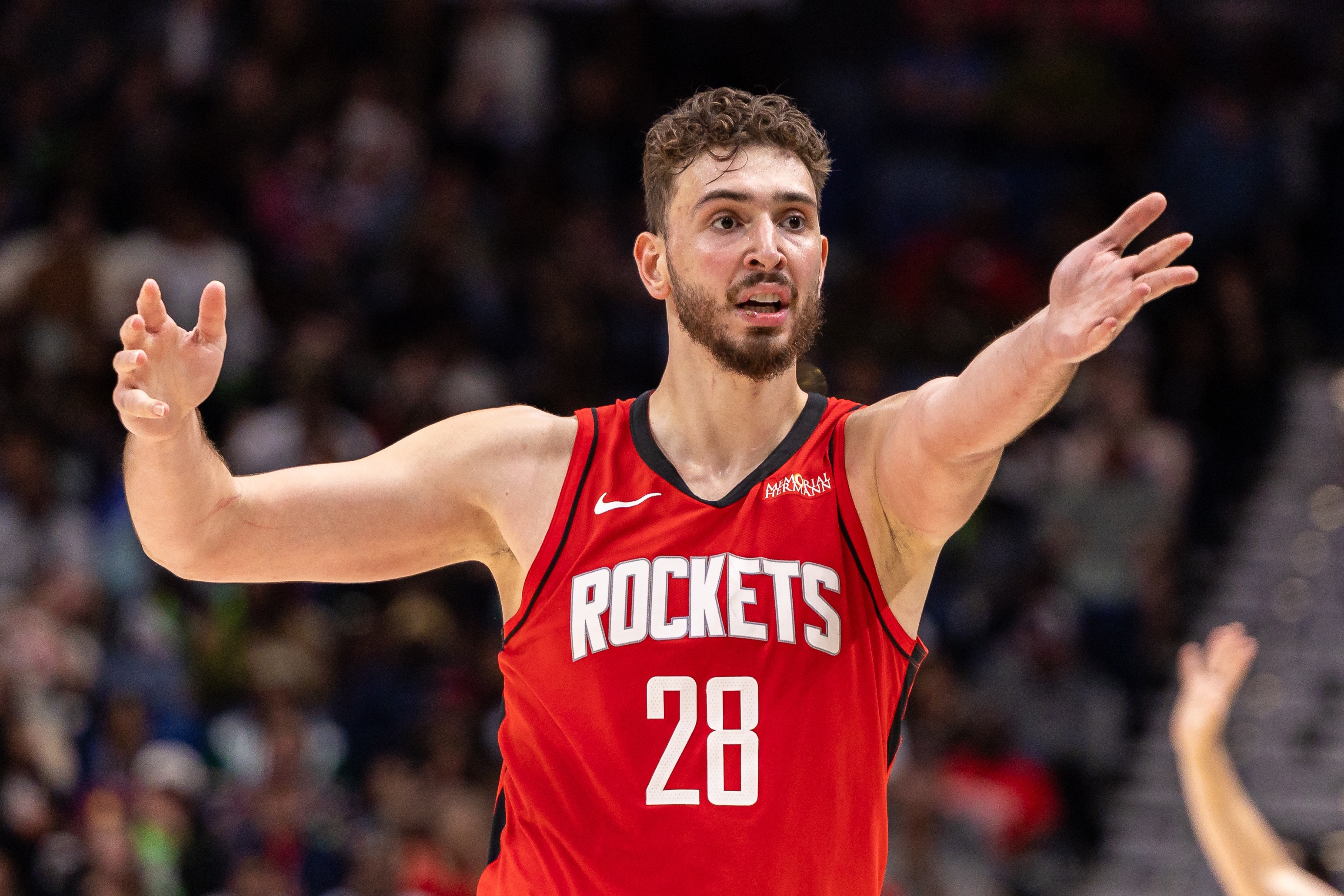 海斯谈火箭双塔:申京打出最佳赛季 对位需全神贯注 海斯谈火箭双塔:申京打出最佳赛季 对位需全神贯注