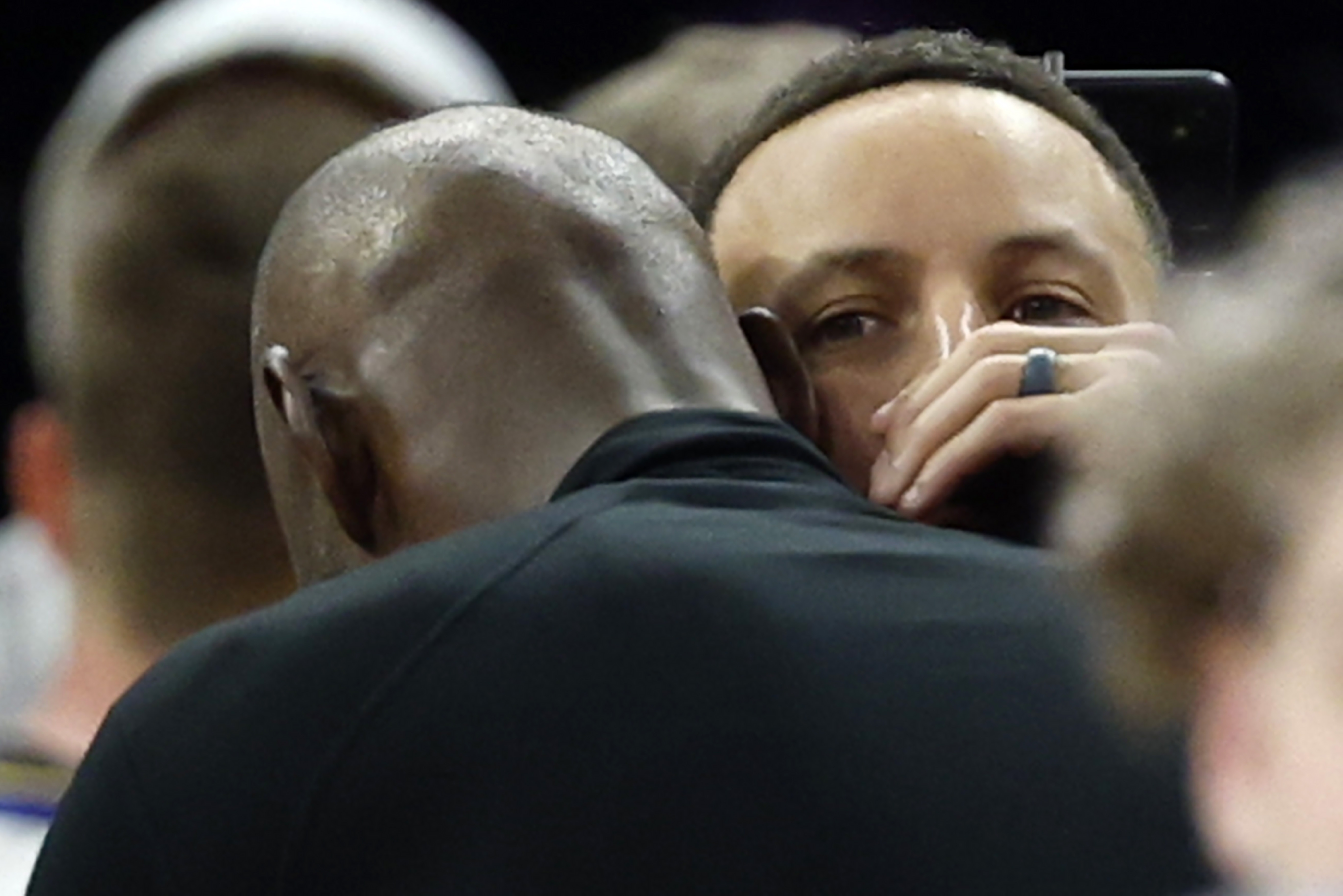 勇士1520万特例为詹姆斯极限报价 触发硬帽需清波津巴特勒