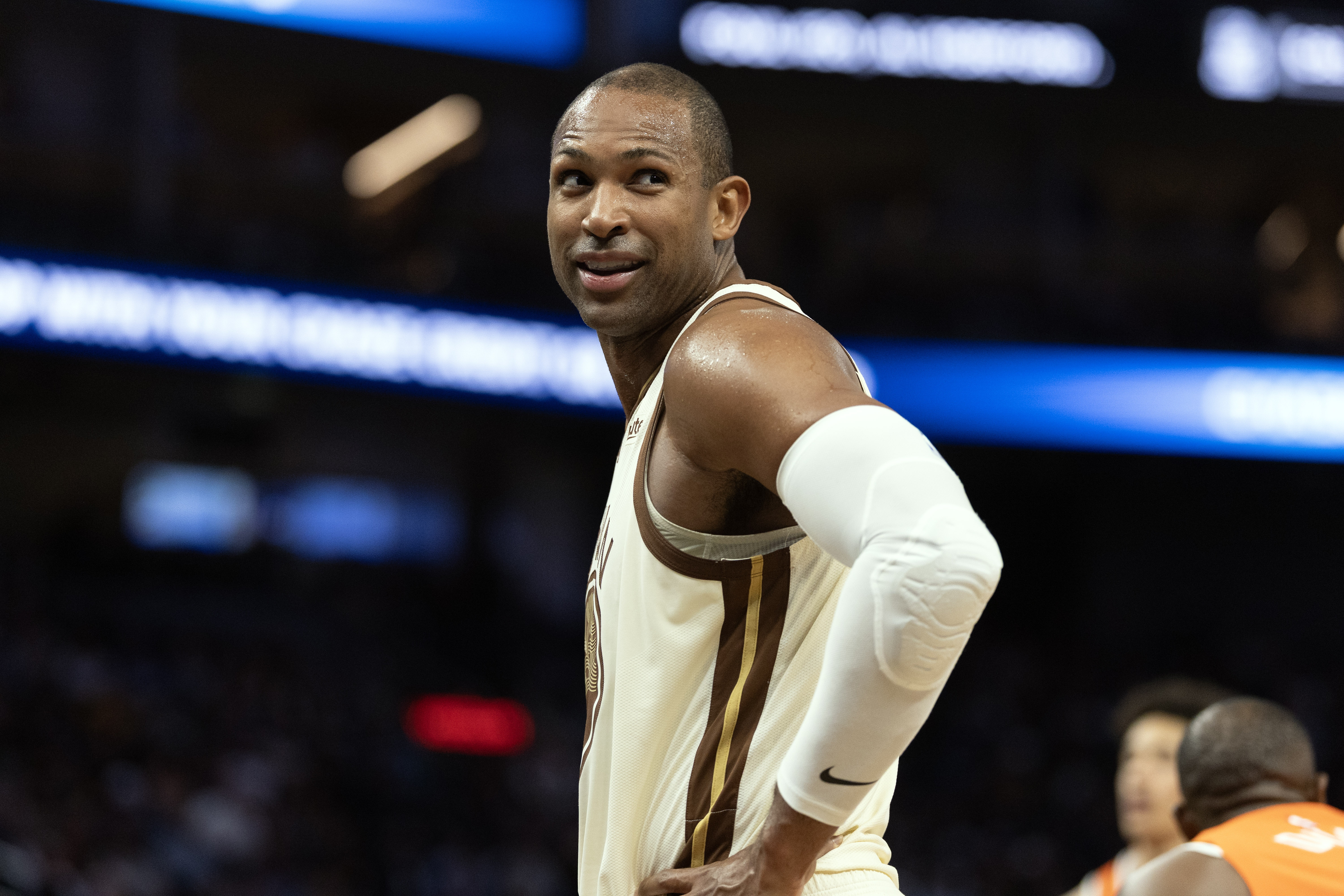 勇士赛季终结于附加赛 休赛期面临核心续约与阵容重构多重抉择