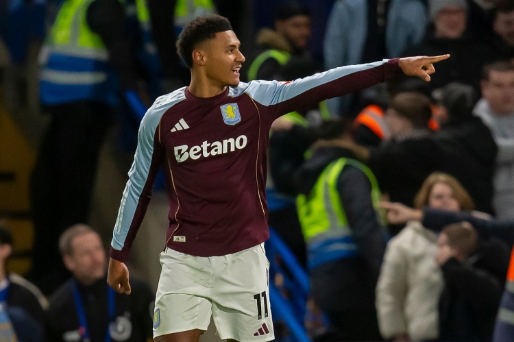 鲁尼评沃特金斯 位置竞争促其爆发 英格兰队大门敞开